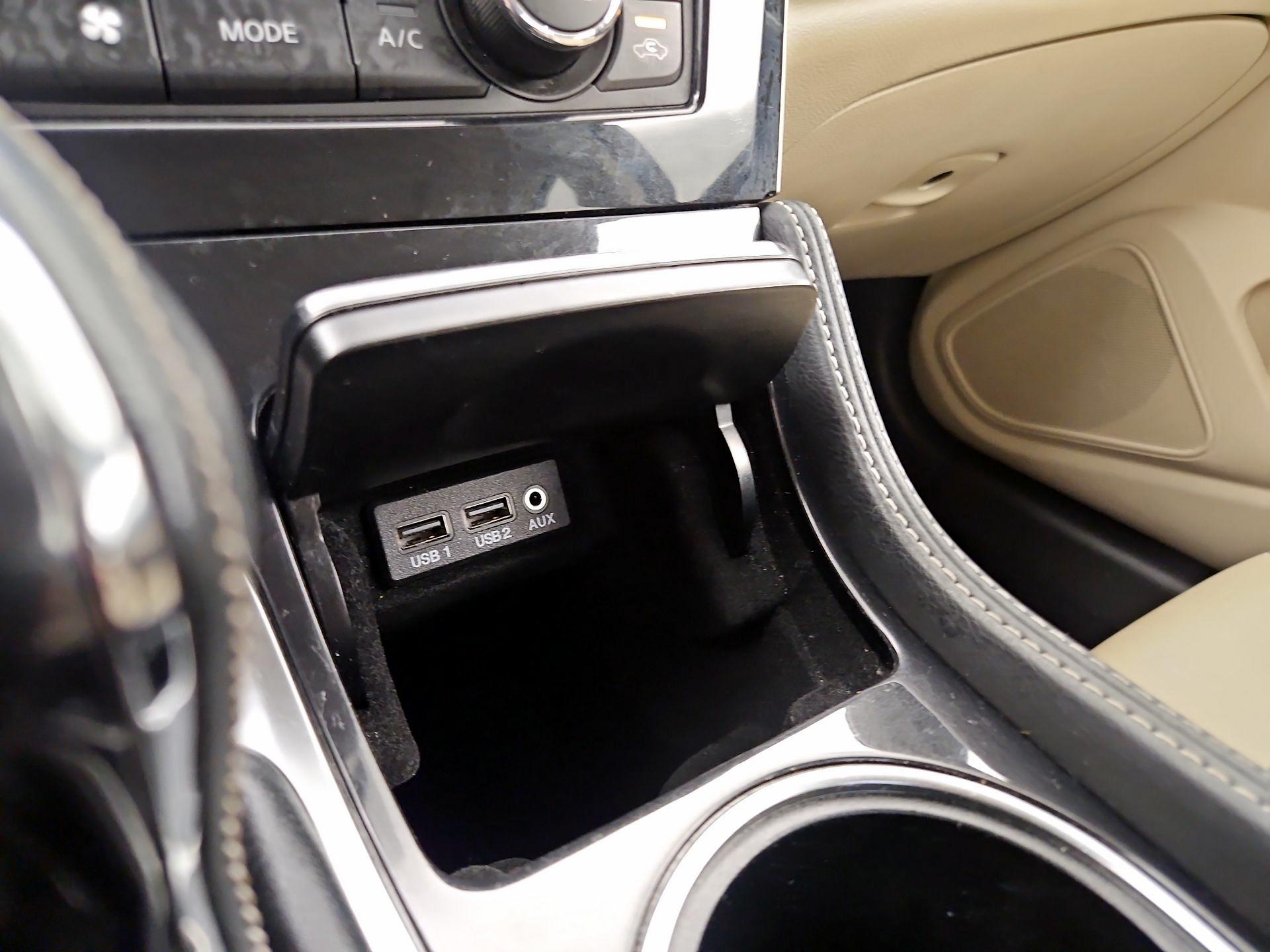 Thumbnail: 2017 Nissan Maxima - 19