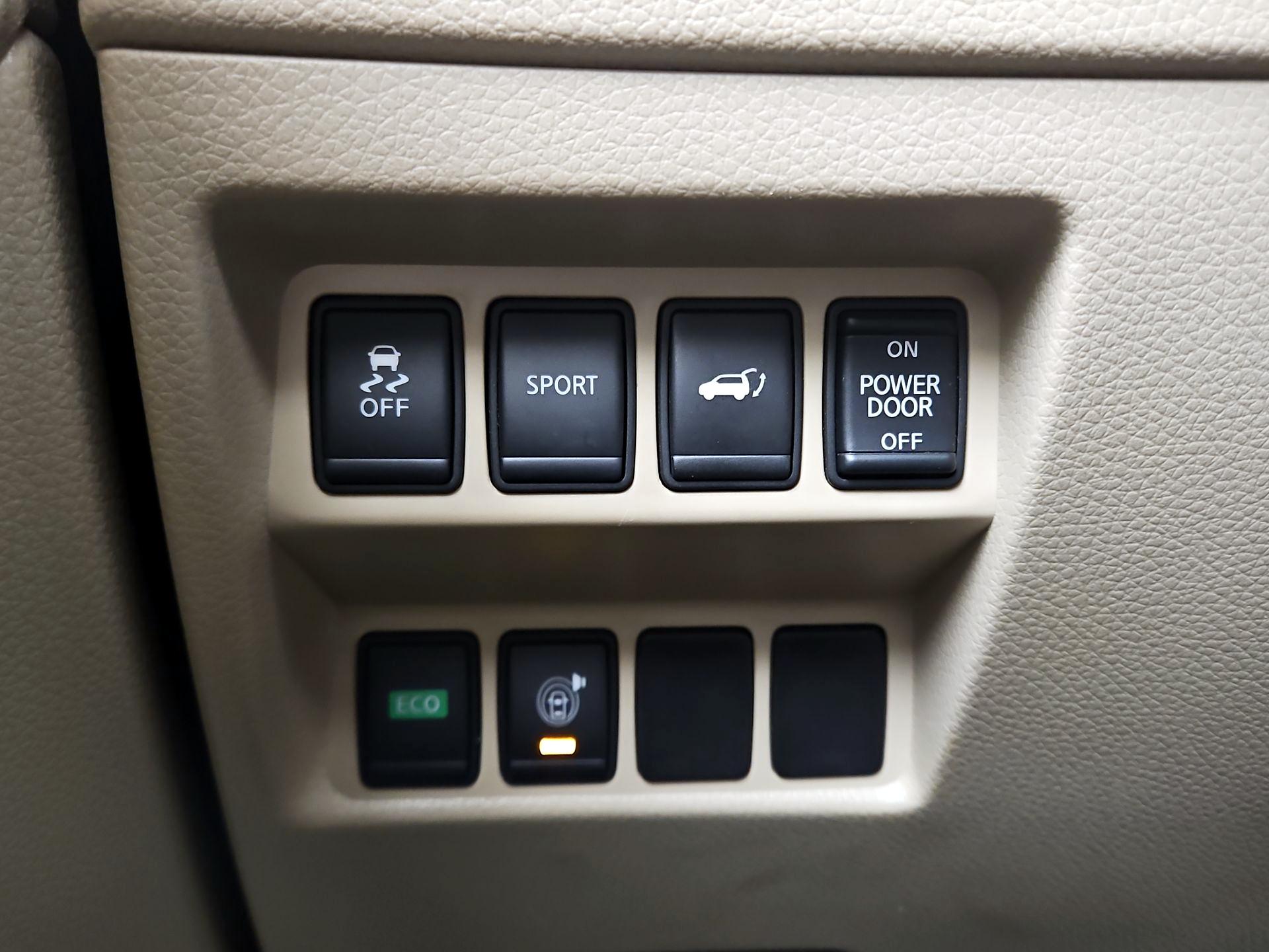 Thumbnail: 2016 Nissan Rogue - 13