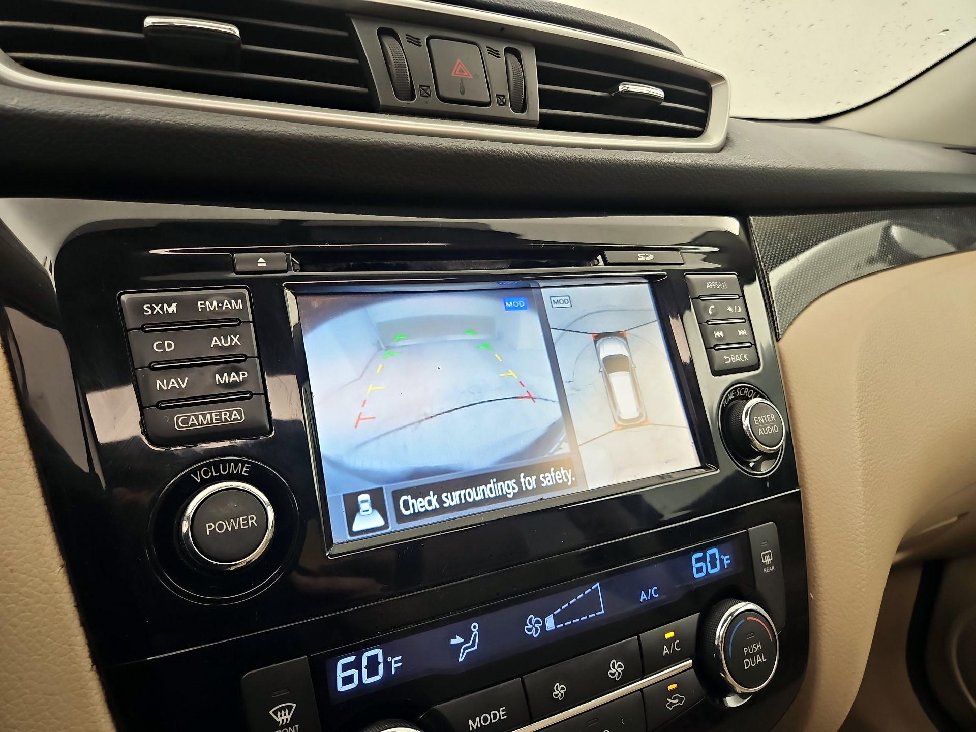 Thumbnail: 2016 Nissan Rogue - 14