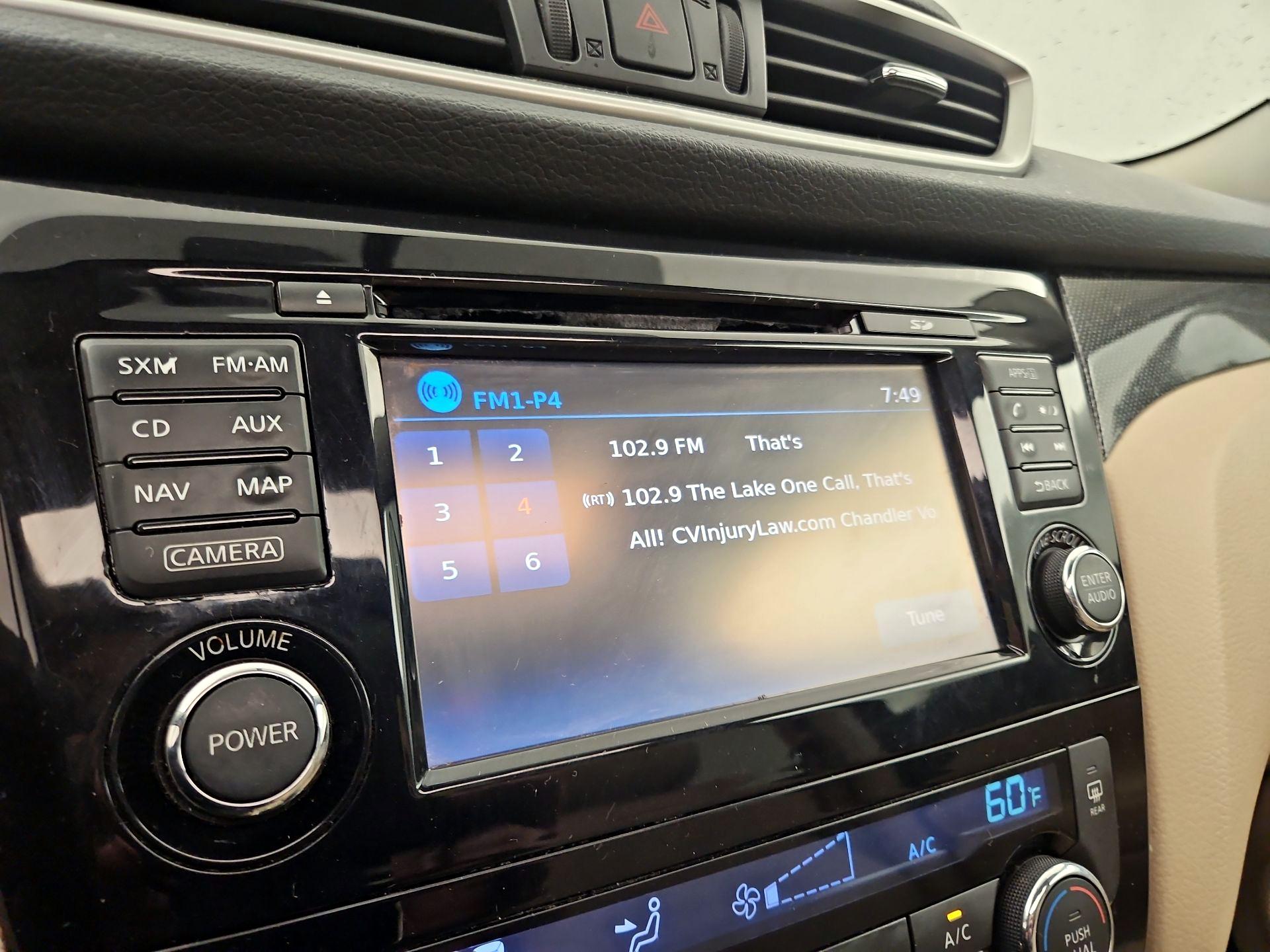 Thumbnail: 2016 Nissan Rogue - 15