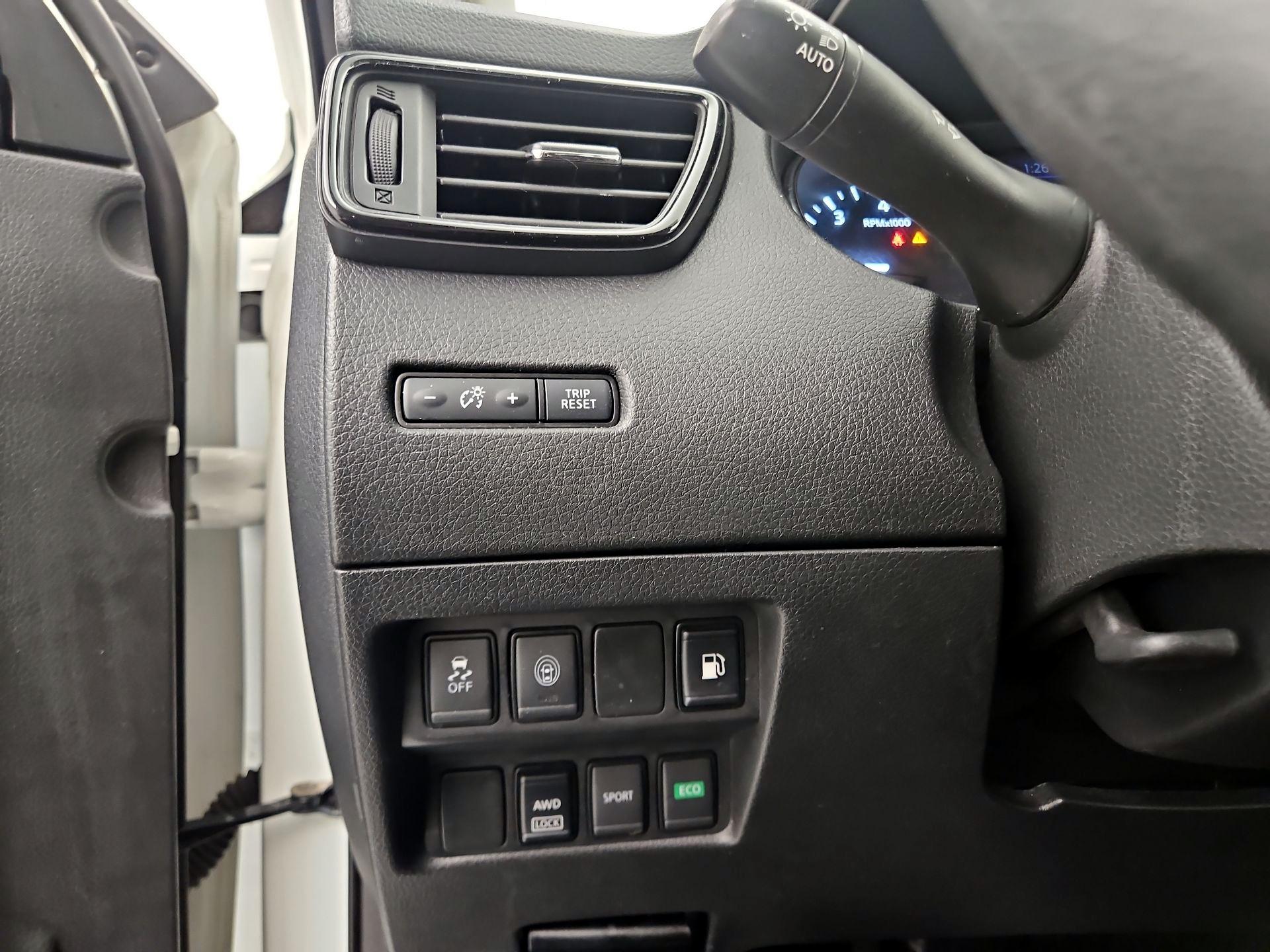 Thumbnail: 2019 Nissan Rogue - 13