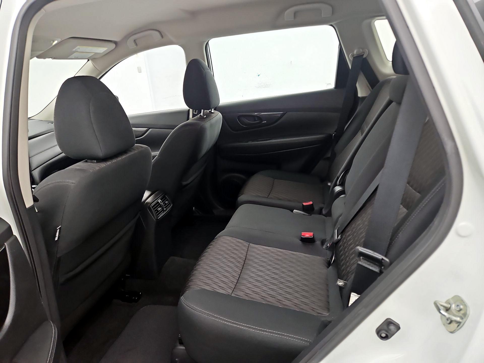 Thumbnail: 2019 Nissan Rogue - 19