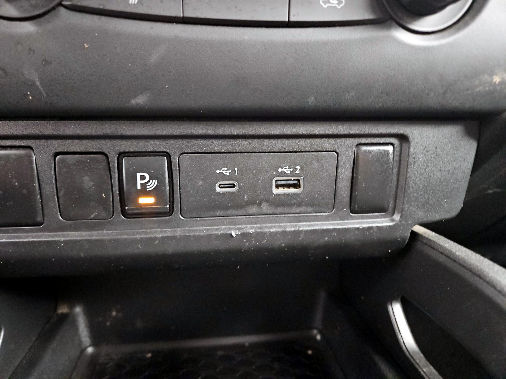 Thumbnail: 2022 Nissan Frontier - 18