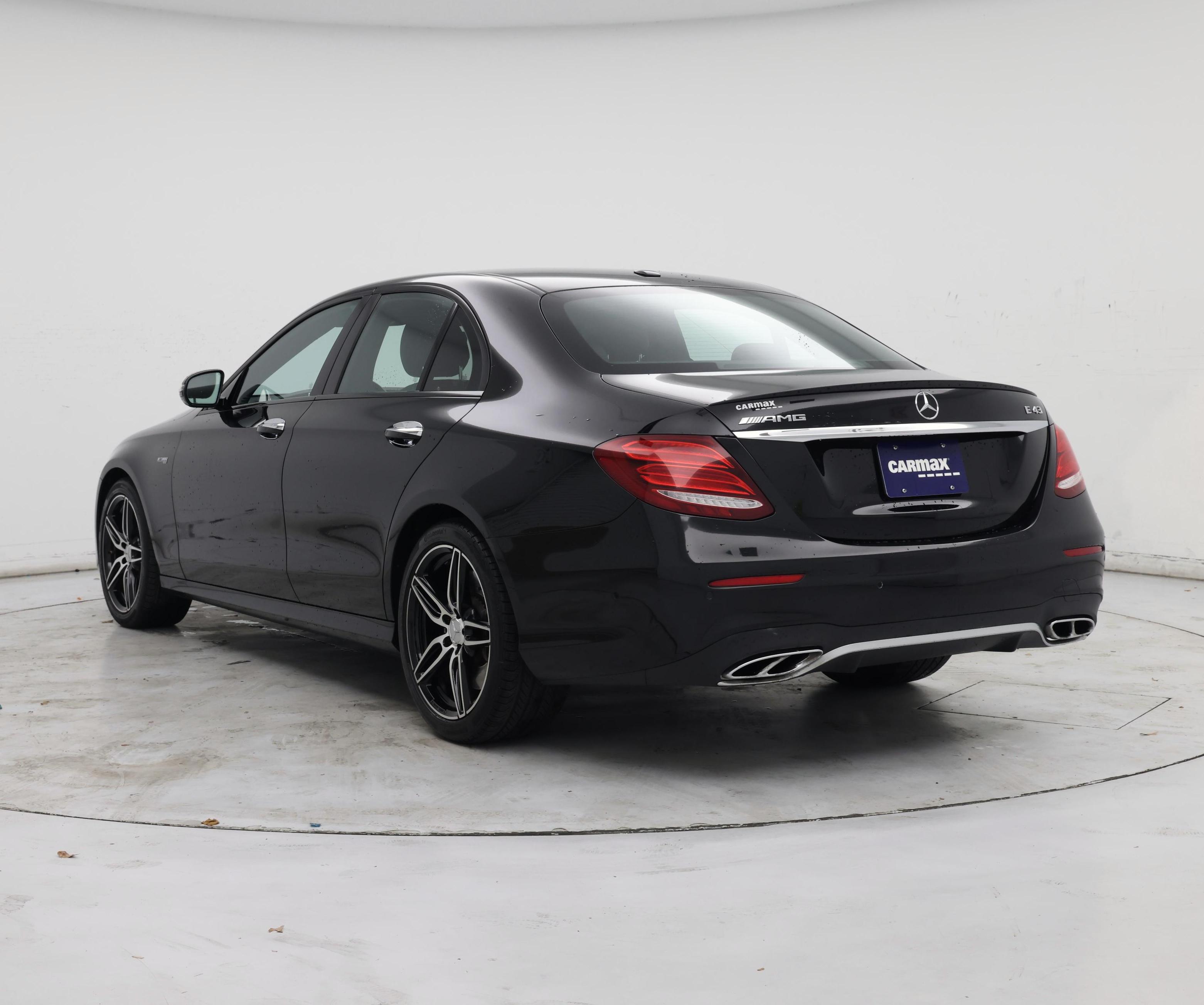 Thumbnail: 2018 Mercedes-Benz E-Class - 2