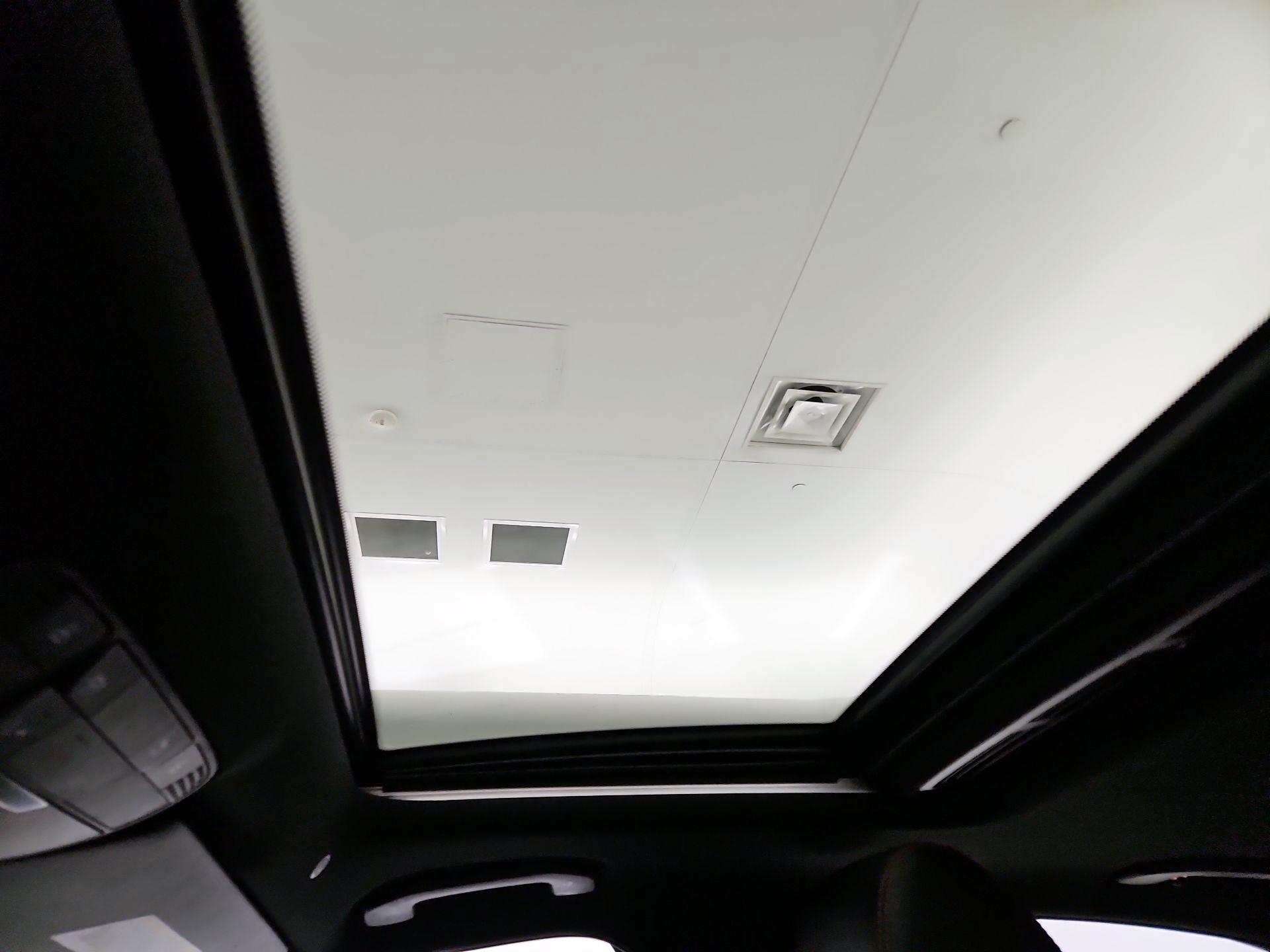 Thumbnail: 2018 Mercedes-Benz E-Class - 20