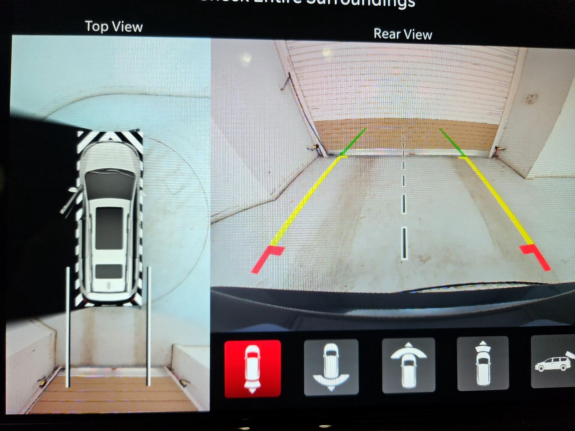 Thumbnail: 2023 Chrysler Pacifica - 15