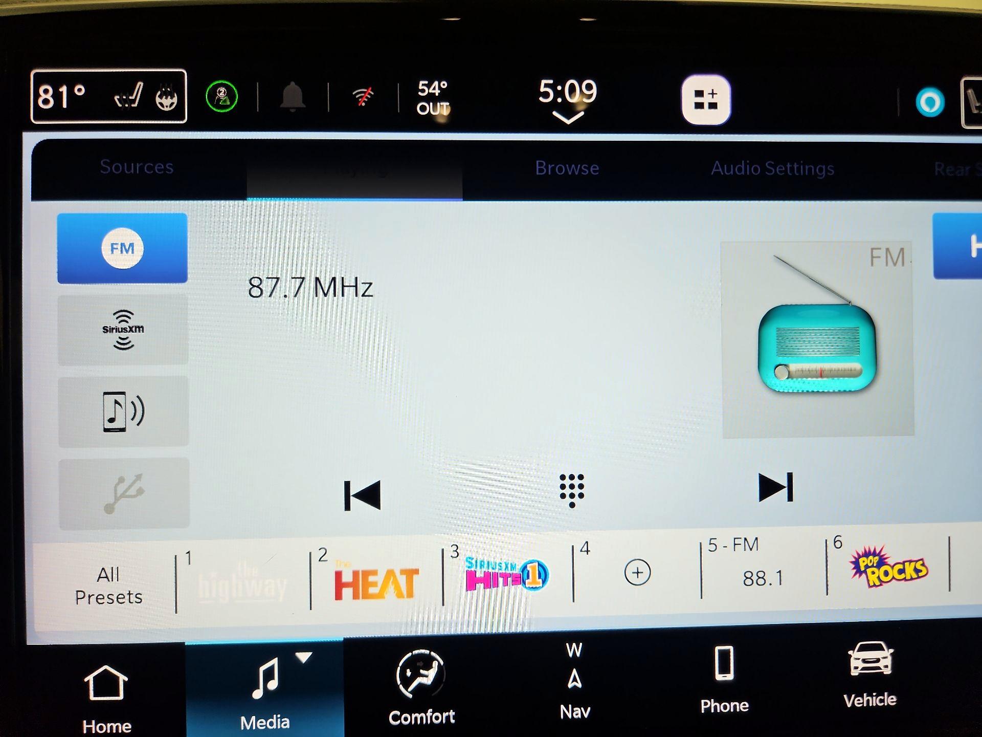 Thumbnail: 2023 Chrysler Pacifica - 16