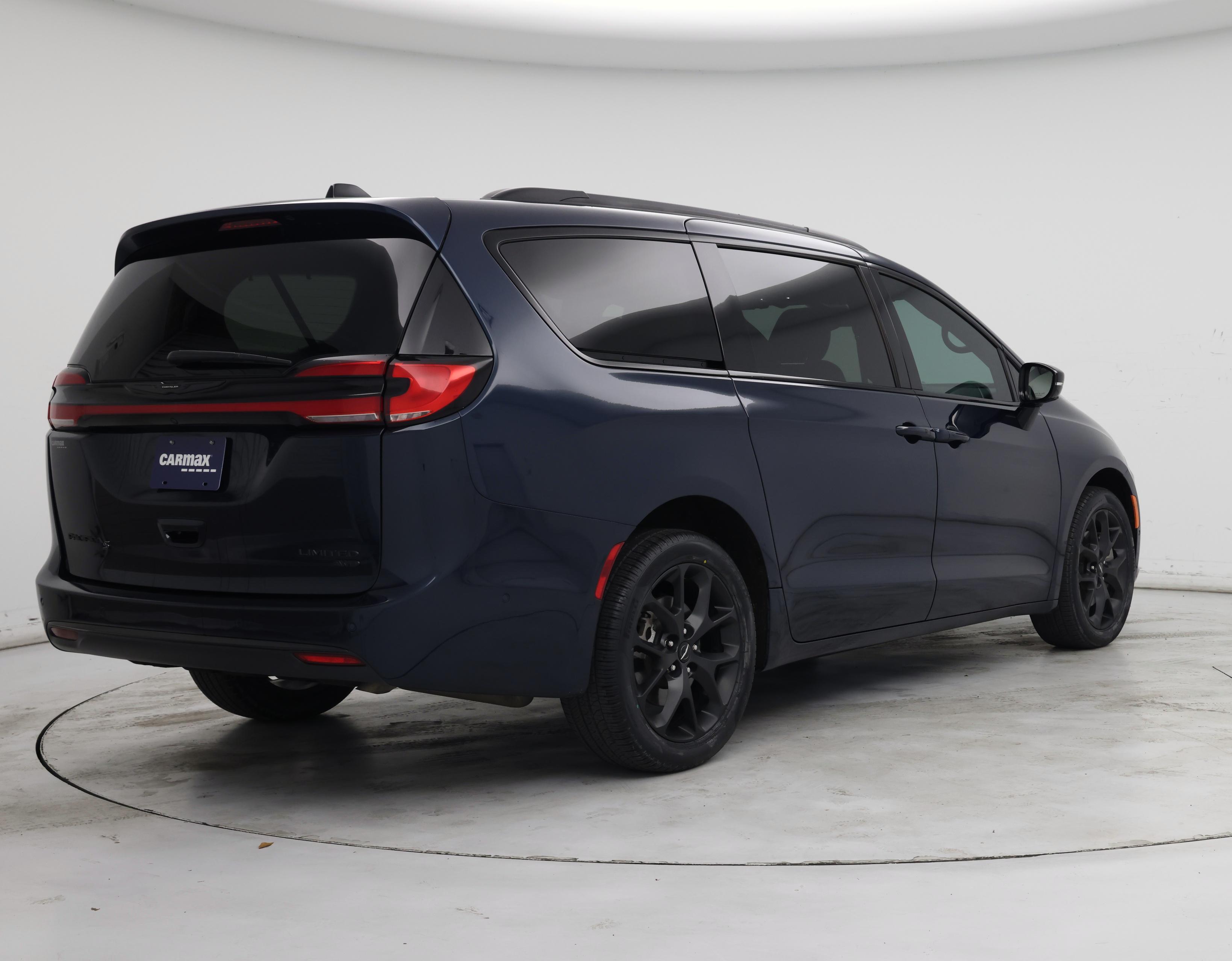 Thumbnail: 2023 Chrysler Pacifica - 8