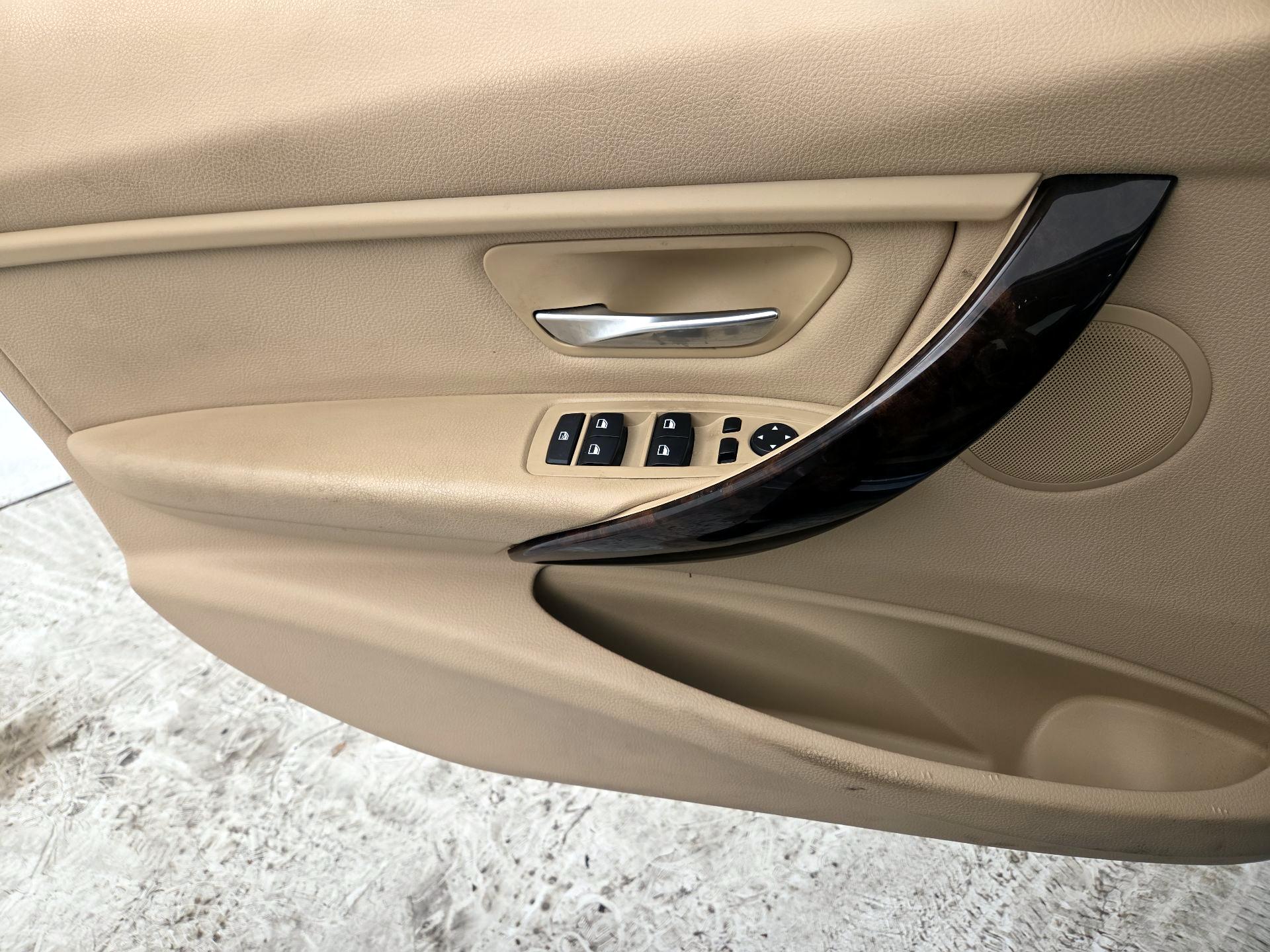 Thumbnail: 2014 BMW 3 Series - 12