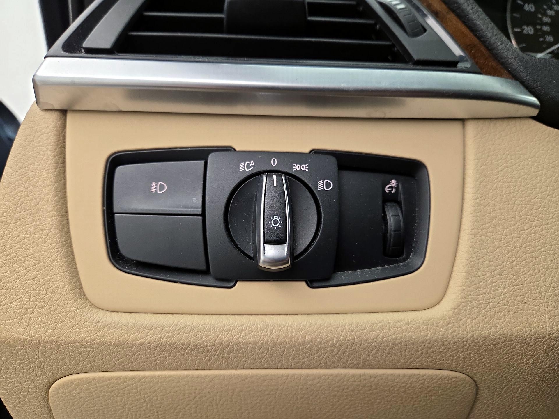 Thumbnail: 2014 BMW 3 Series - 13