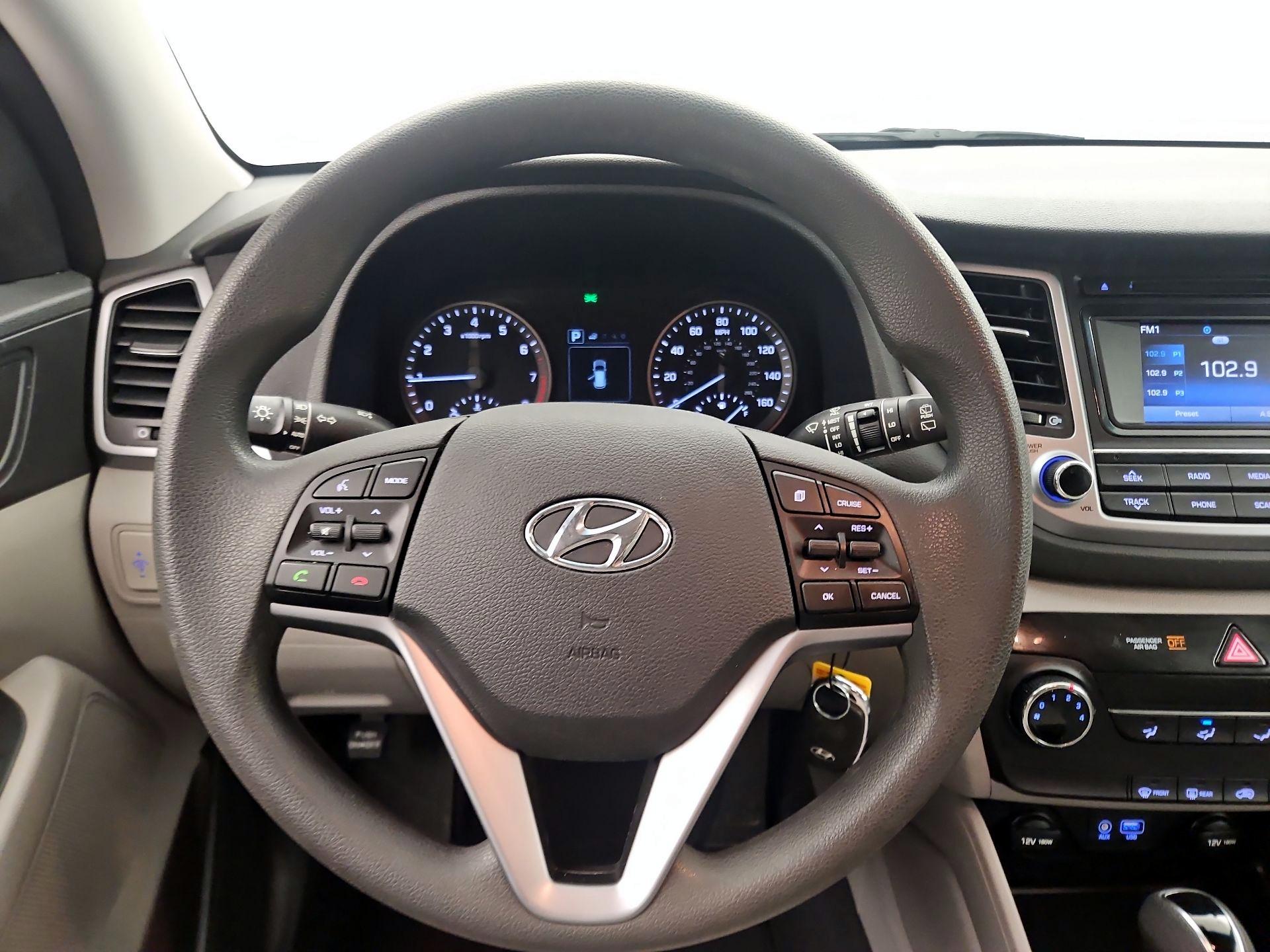 Thumbnail: 2016 Hyundai Tucson - 10