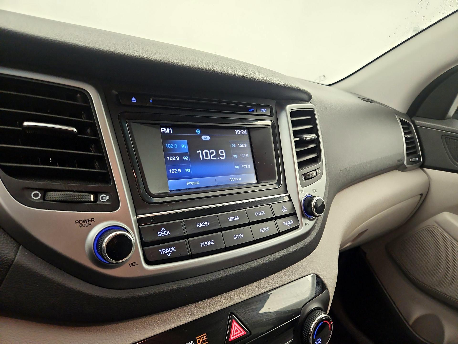 Thumbnail: 2016 Hyundai Tucson - 15