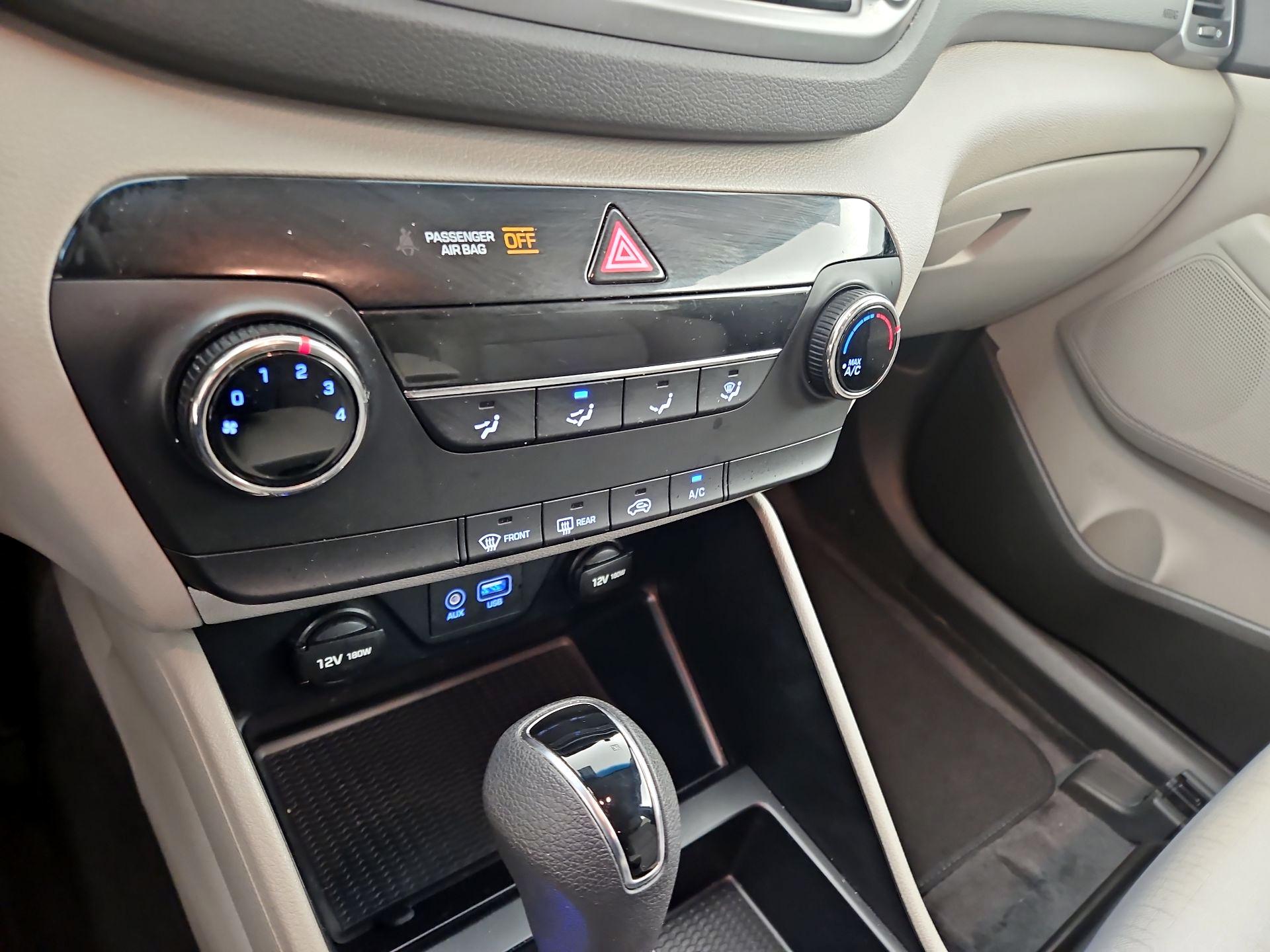 Thumbnail: 2016 Hyundai Tucson - 16