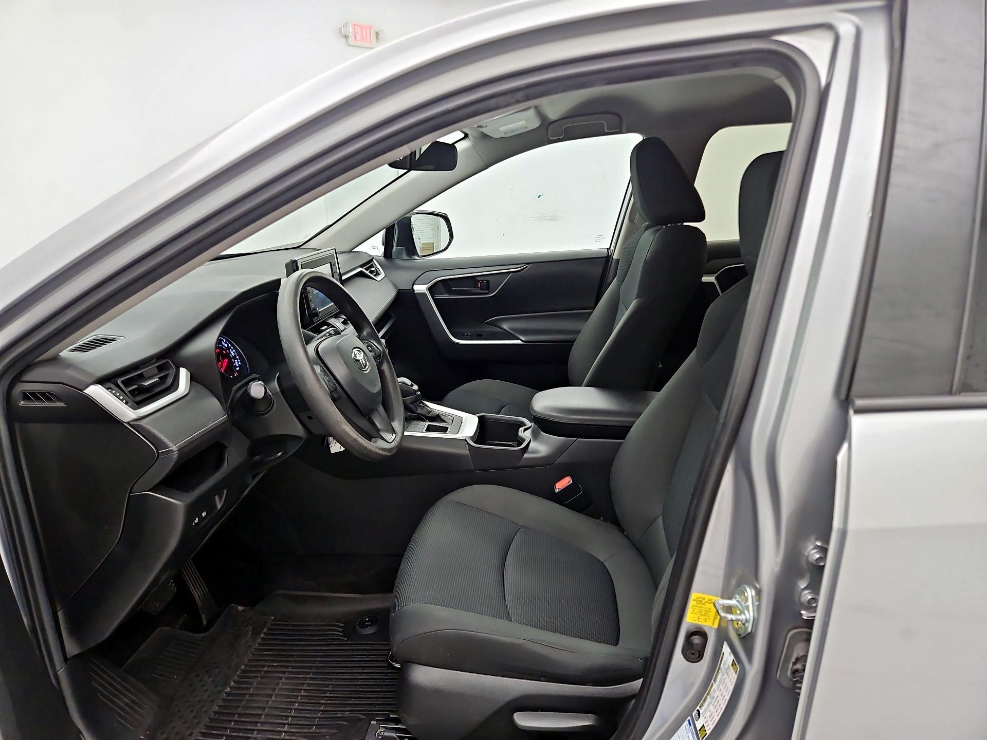 Thumbnail: 2022 Toyota RAV4 - 11