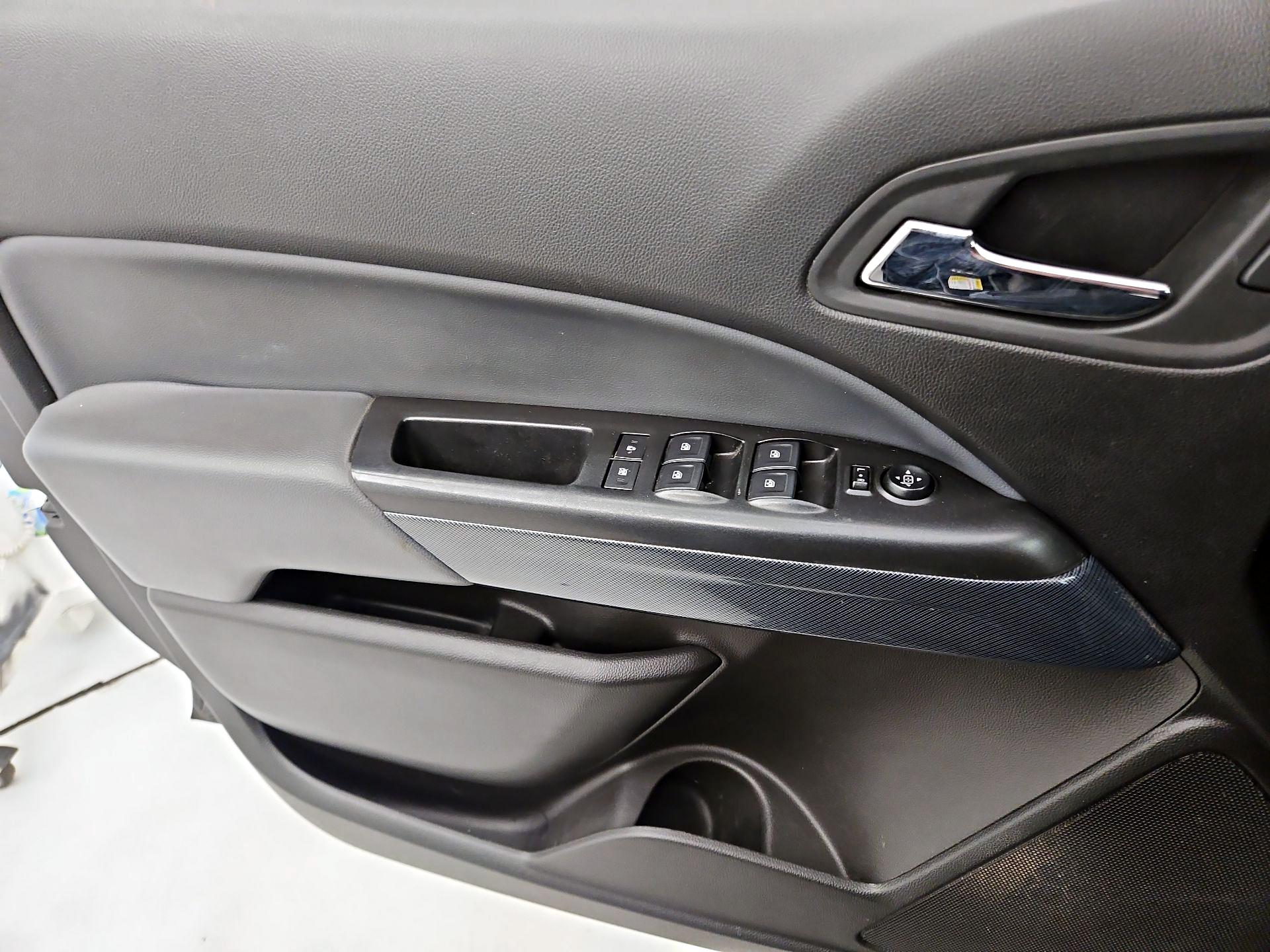 Thumbnail: 2019 Chevrolet Colorado - 12