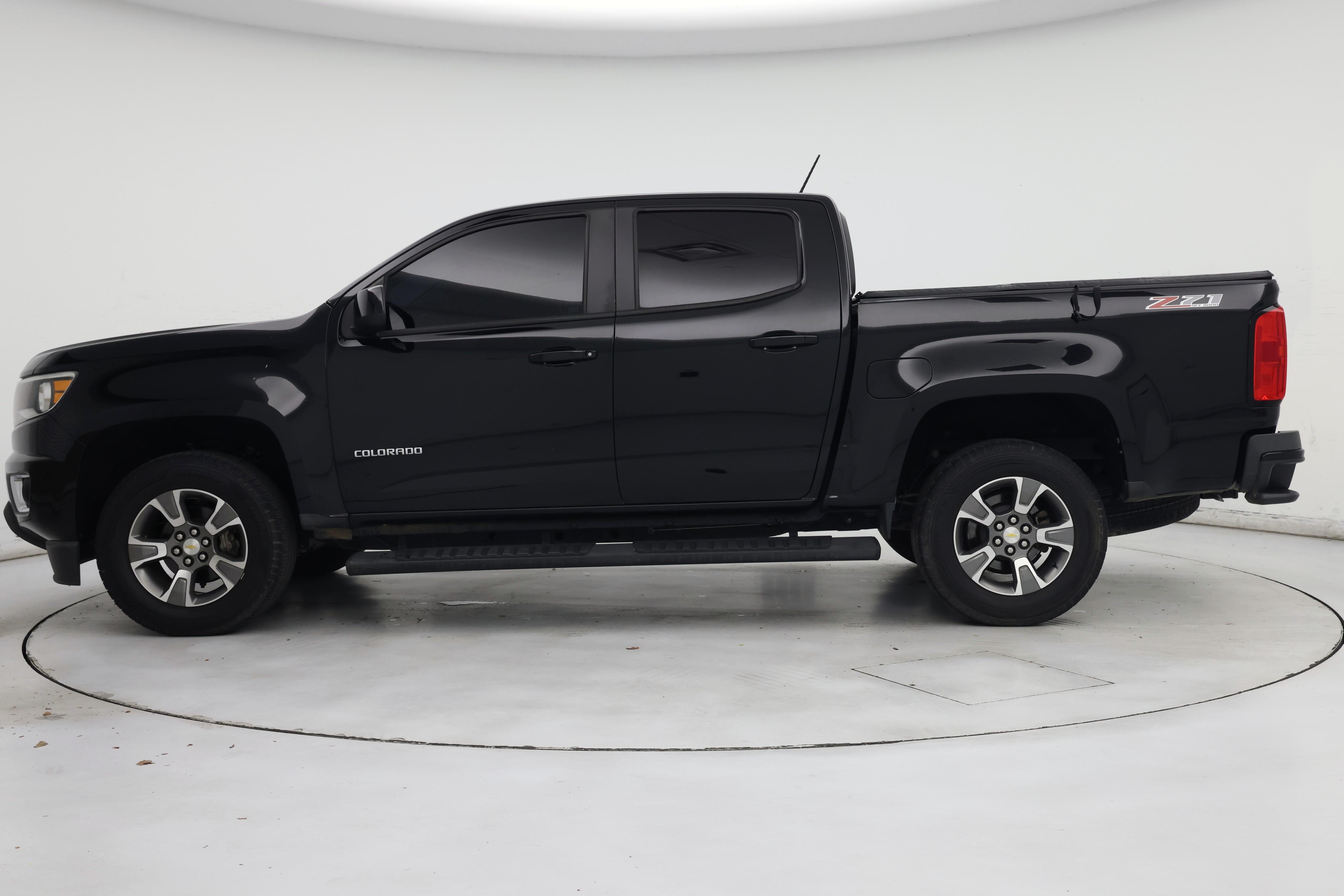 Thumbnail: 2019 Chevrolet Colorado - 3