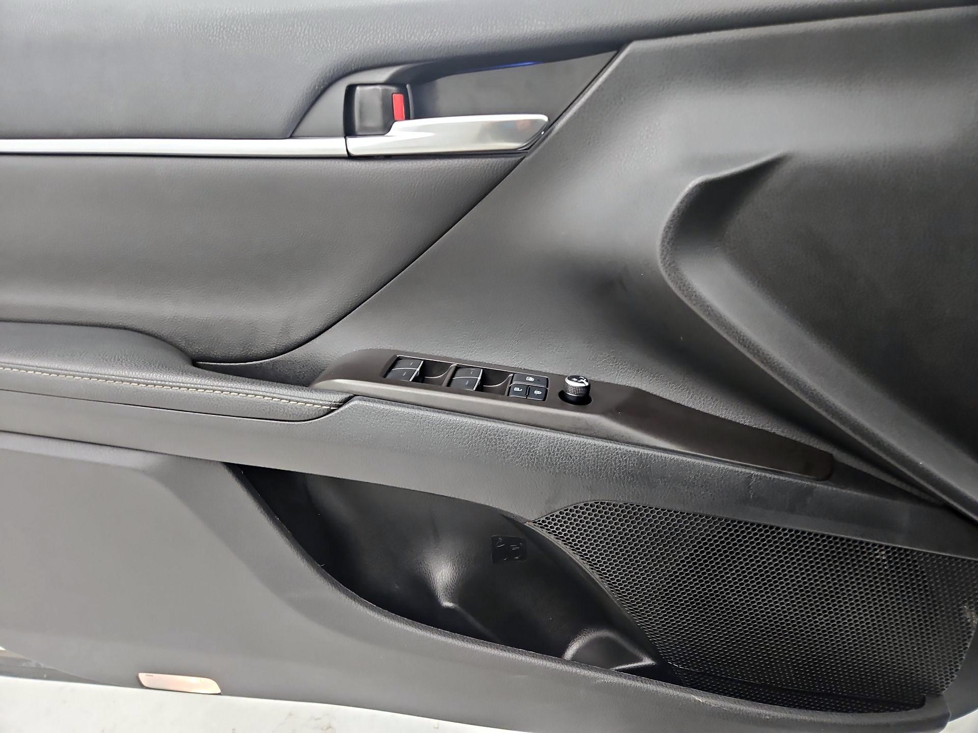 Thumbnail: 2022 Toyota Camry - 12