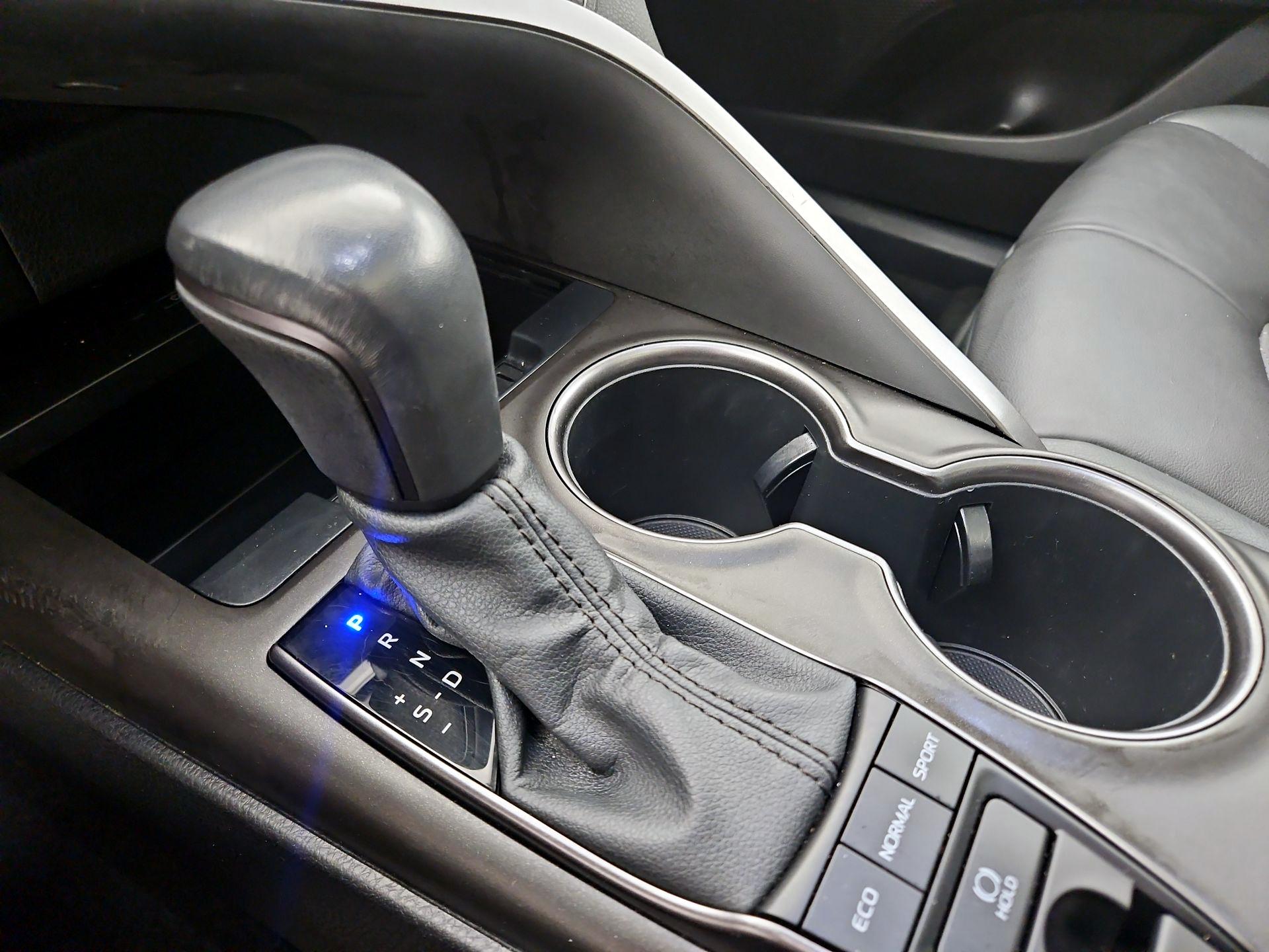 Thumbnail: 2022 Toyota Camry - 17