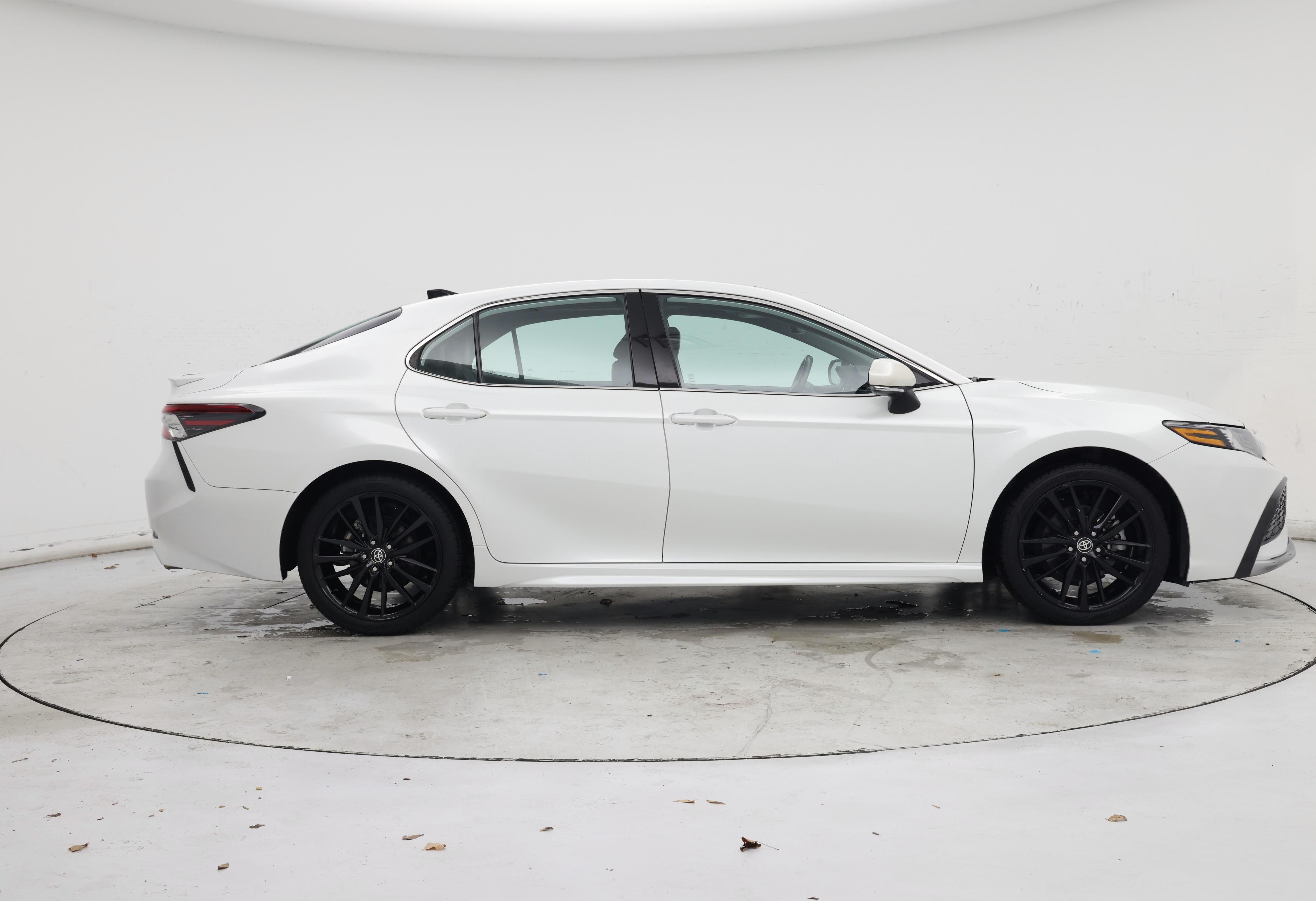 Thumbnail: 2022 Toyota Camry - 7