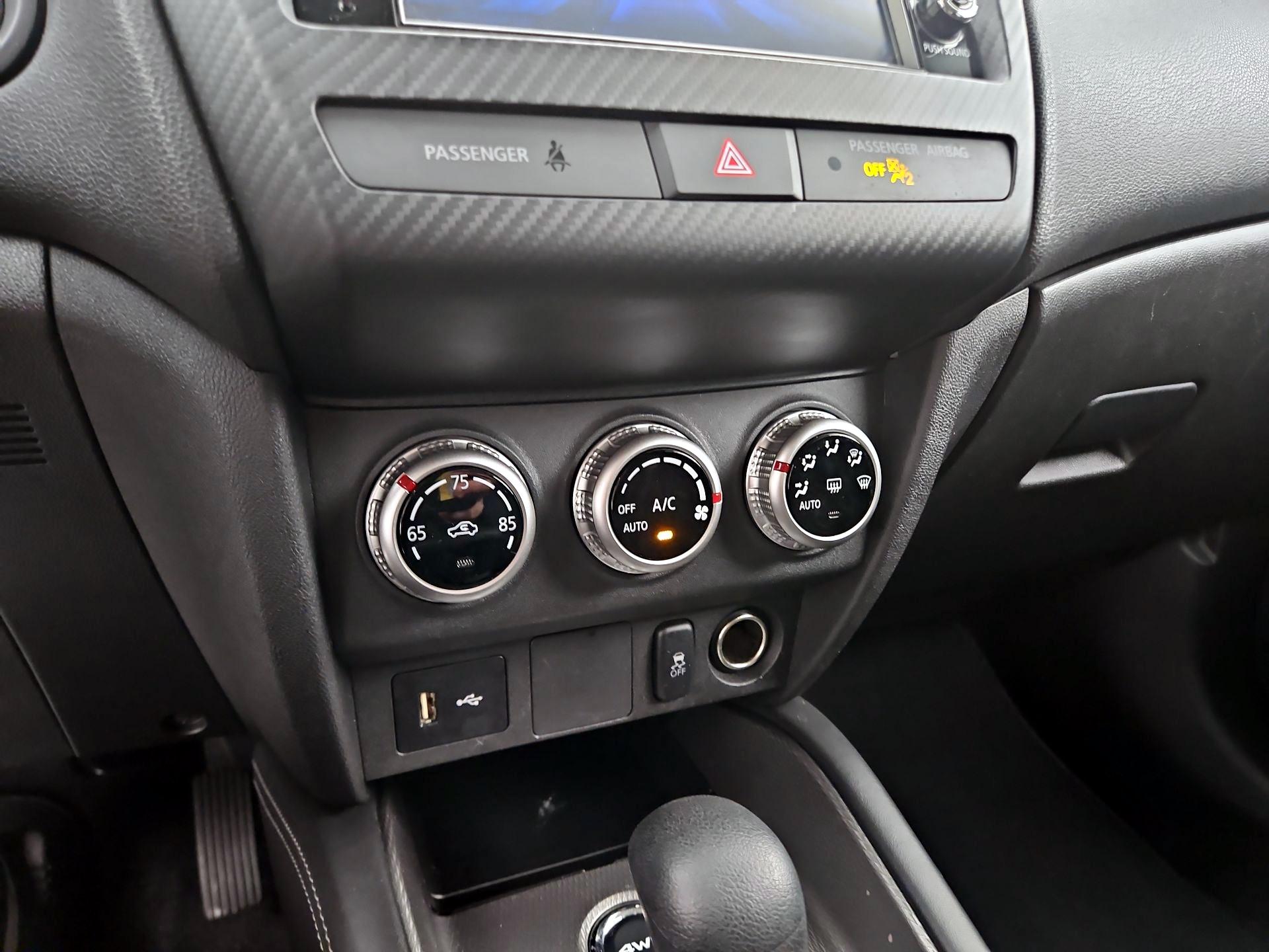 Thumbnail: 2024 Mitsubishi Outlander Sport - 16