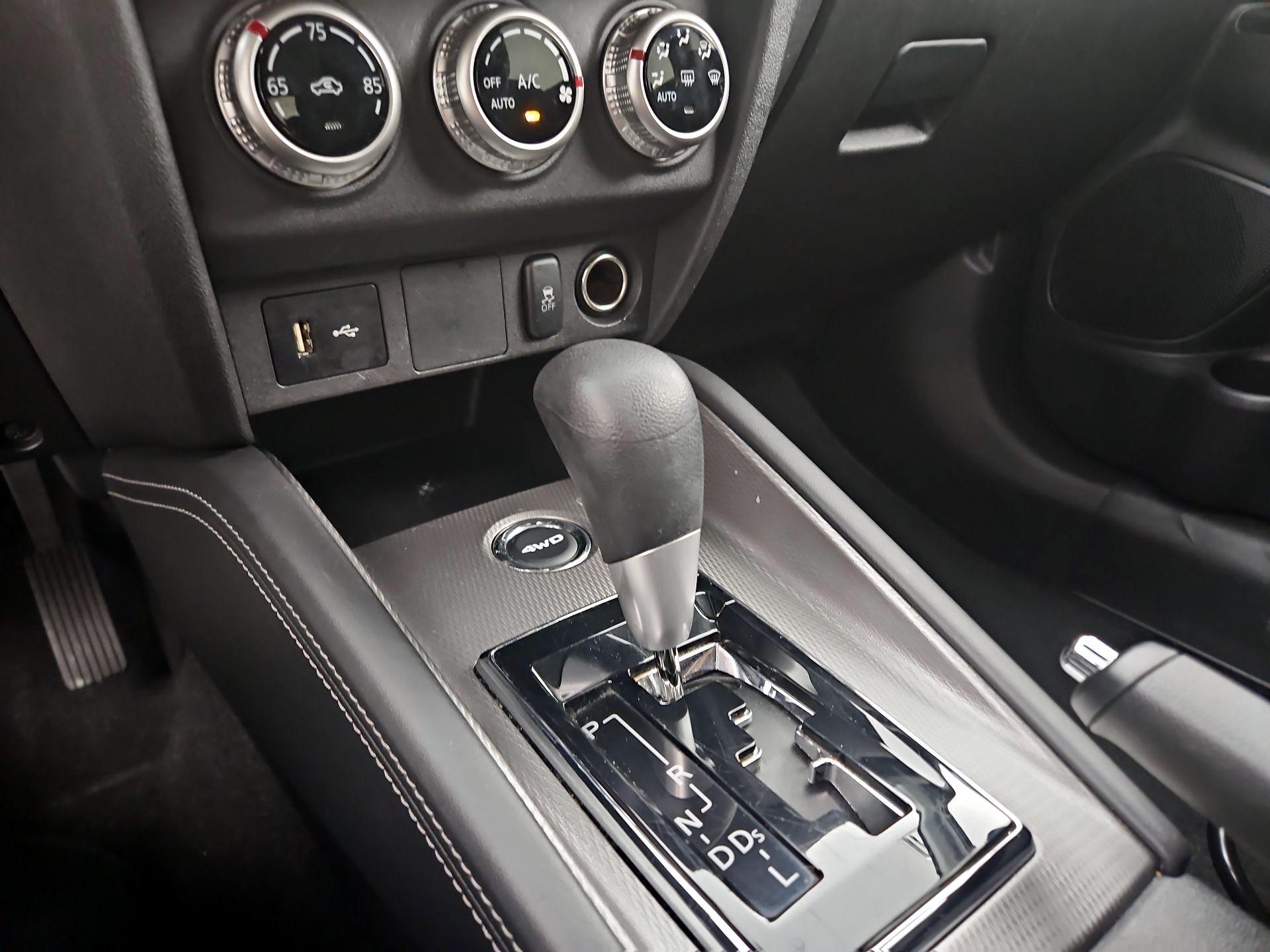 Thumbnail: 2024 Mitsubishi Outlander Sport - 17