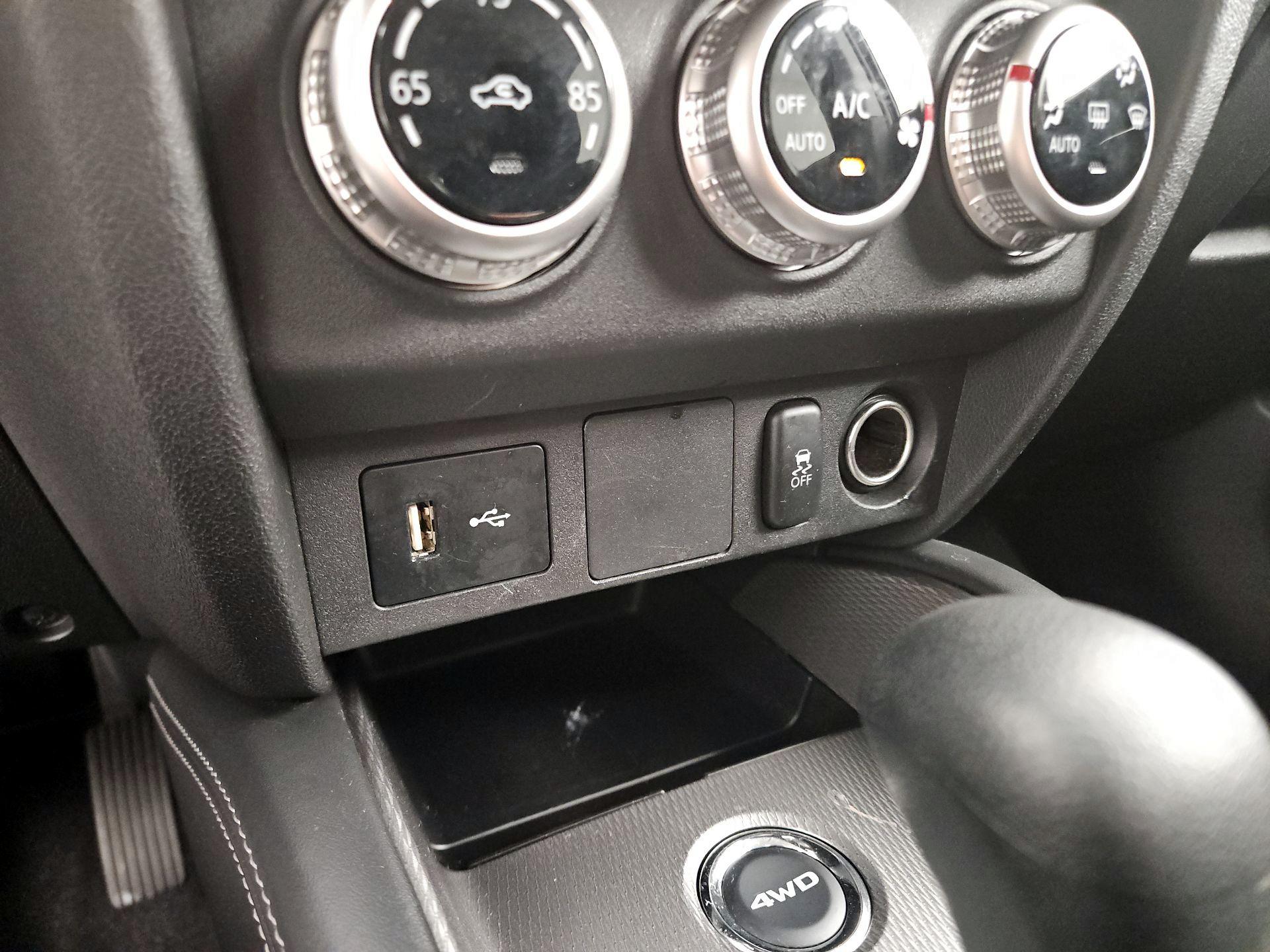 Thumbnail: 2024 Mitsubishi Outlander Sport - 18