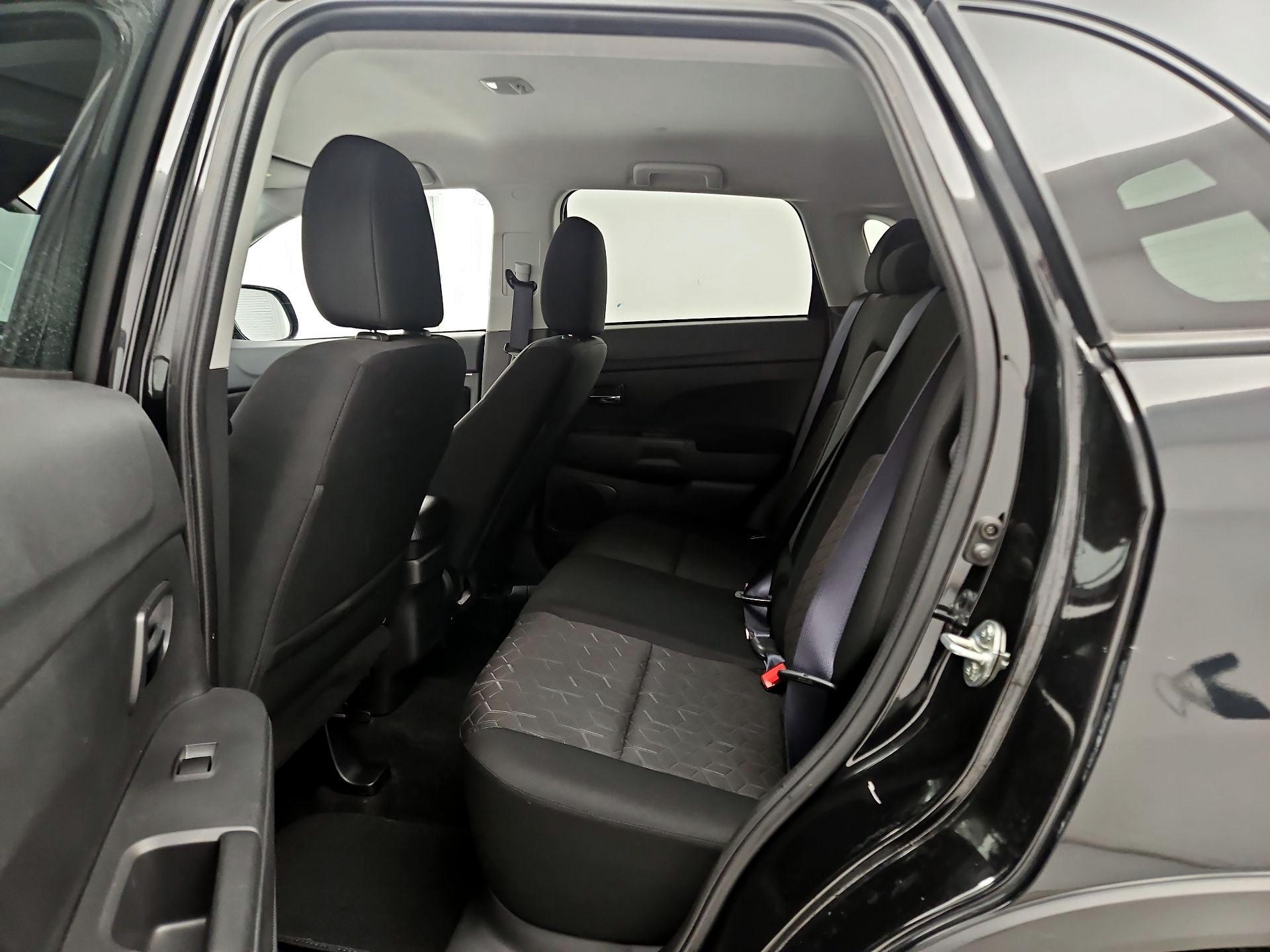 Thumbnail: 2024 Mitsubishi Outlander Sport - 19