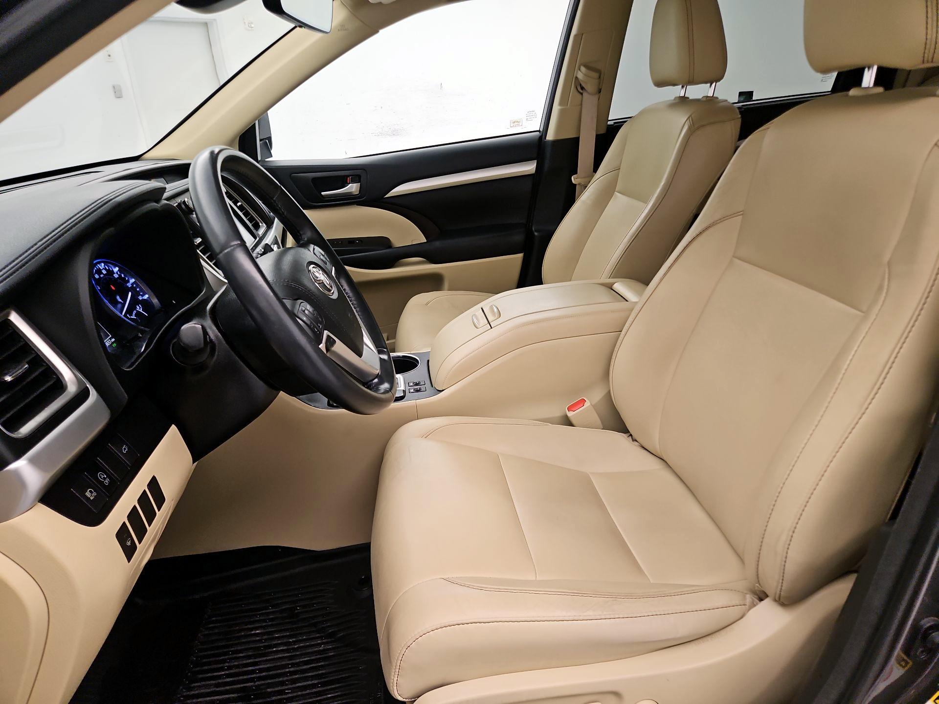 Thumbnail: 2018 Toyota Highlander - 11