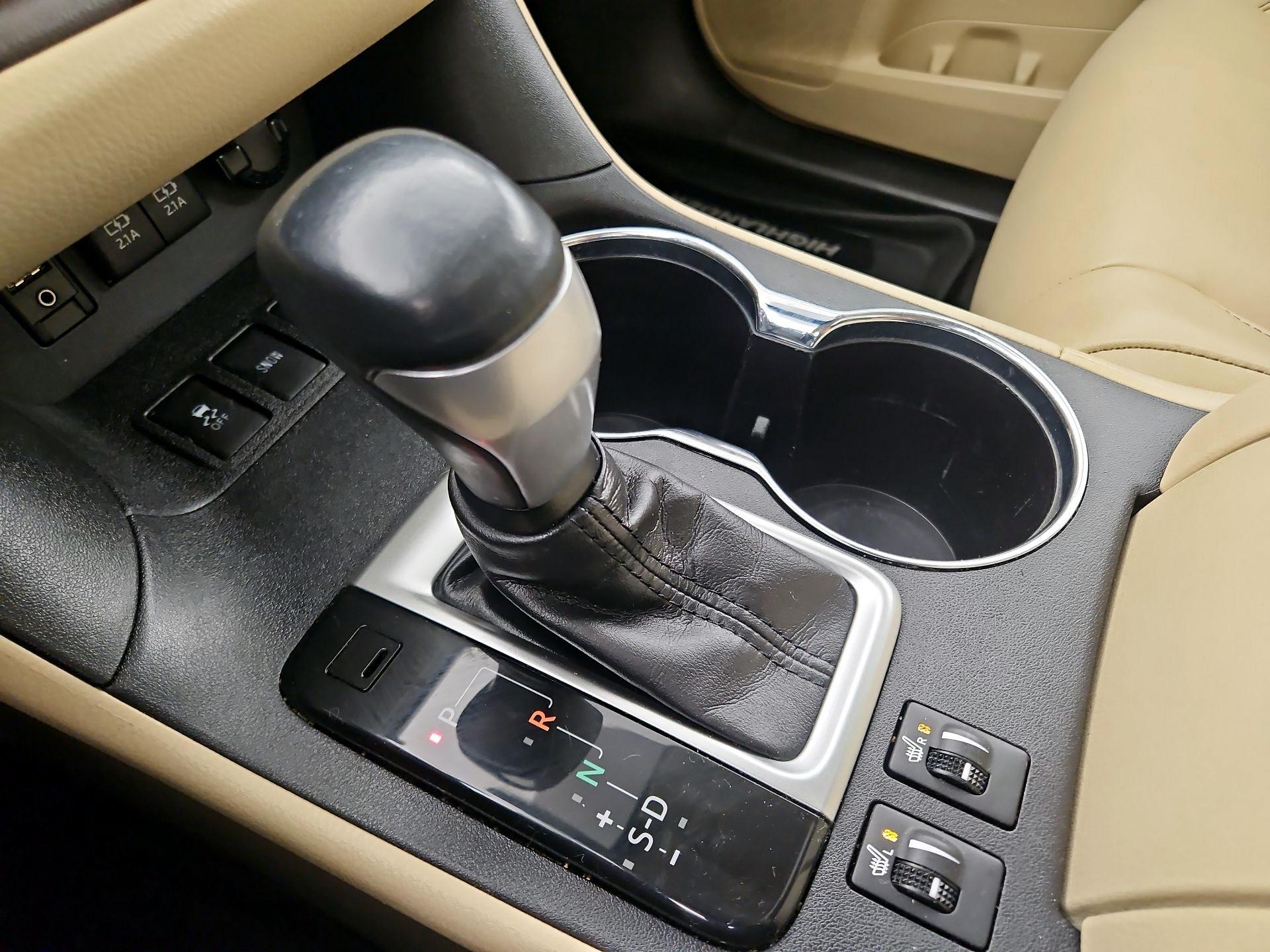 Thumbnail: 2018 Toyota Highlander - 17