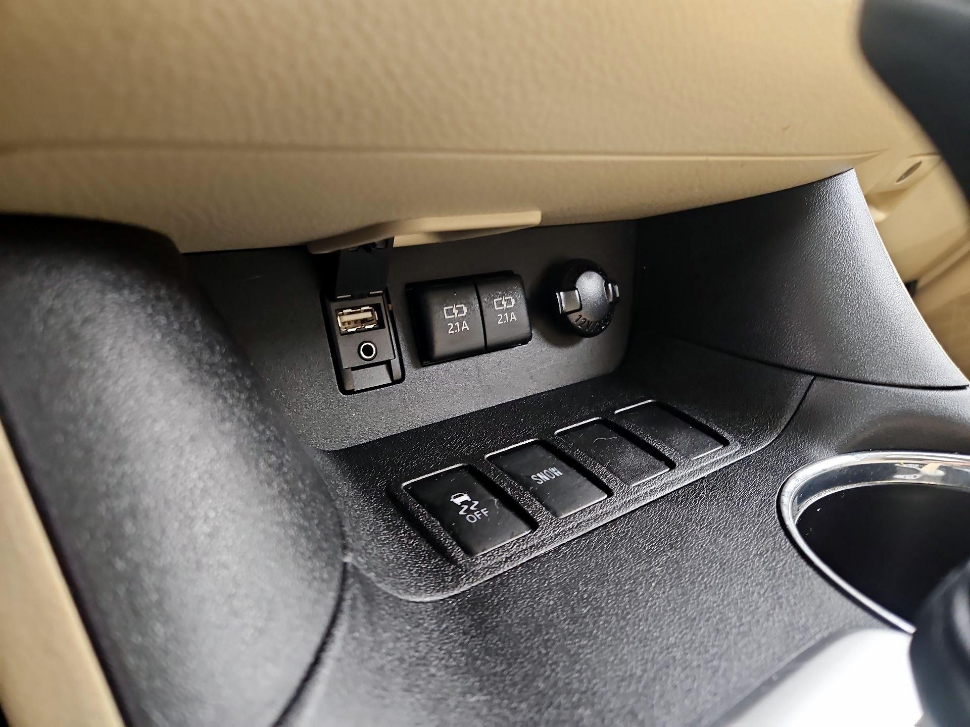 Thumbnail: 2018 Toyota Highlander - 18