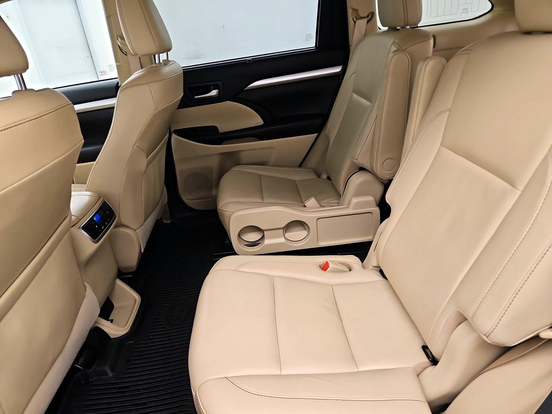 Thumbnail: 2018 Toyota Highlander - 20