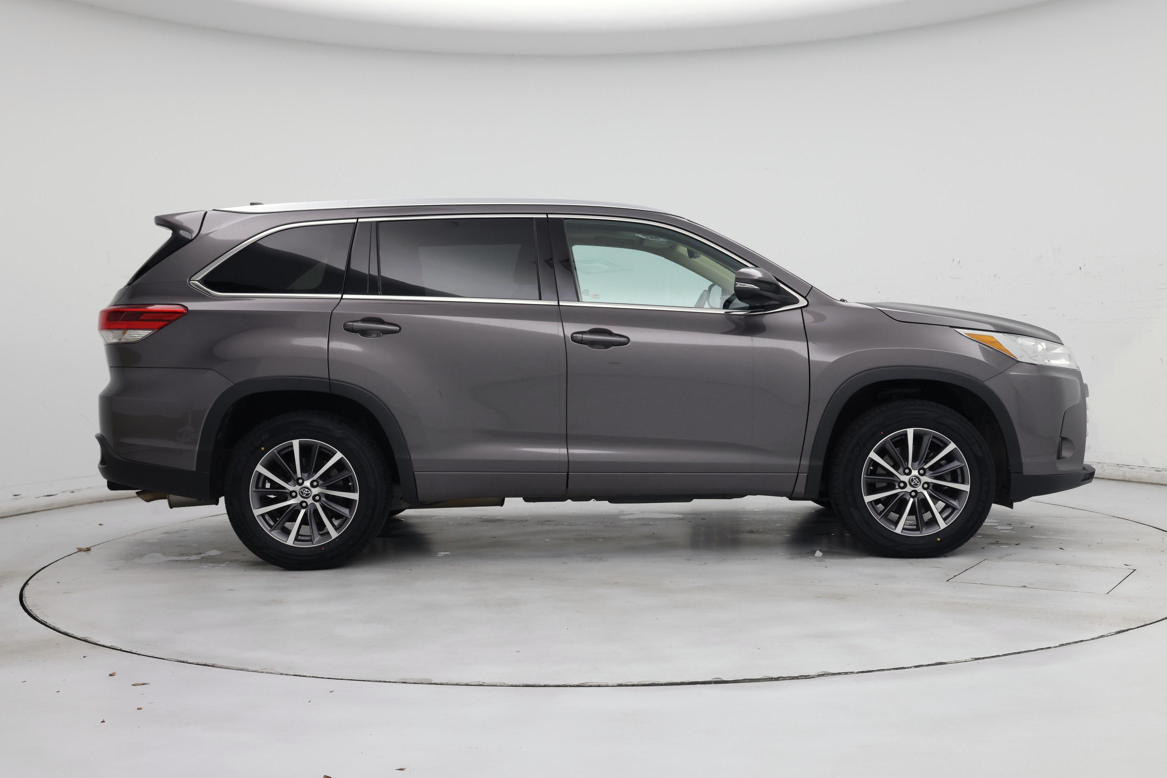 Thumbnail: 2018 Toyota Highlander - 7
