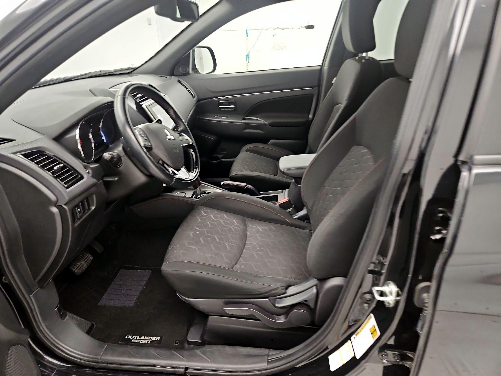 Thumbnail: 2021 Mitsubishi Outlander Sport - 11