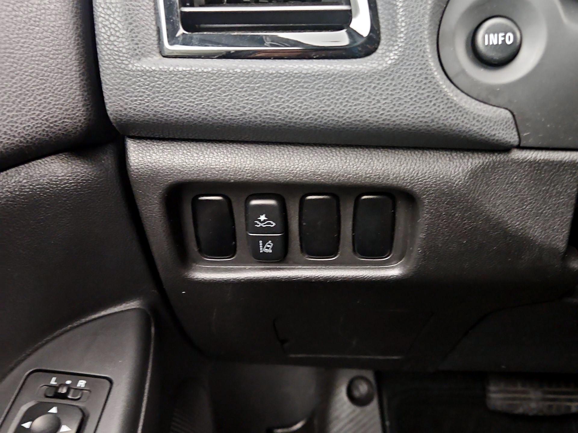 Thumbnail: 2021 Mitsubishi Outlander Sport - 13