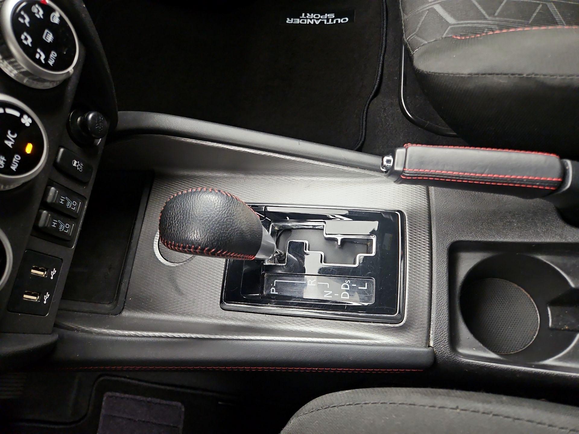 Thumbnail: 2021 Mitsubishi Outlander Sport - 17