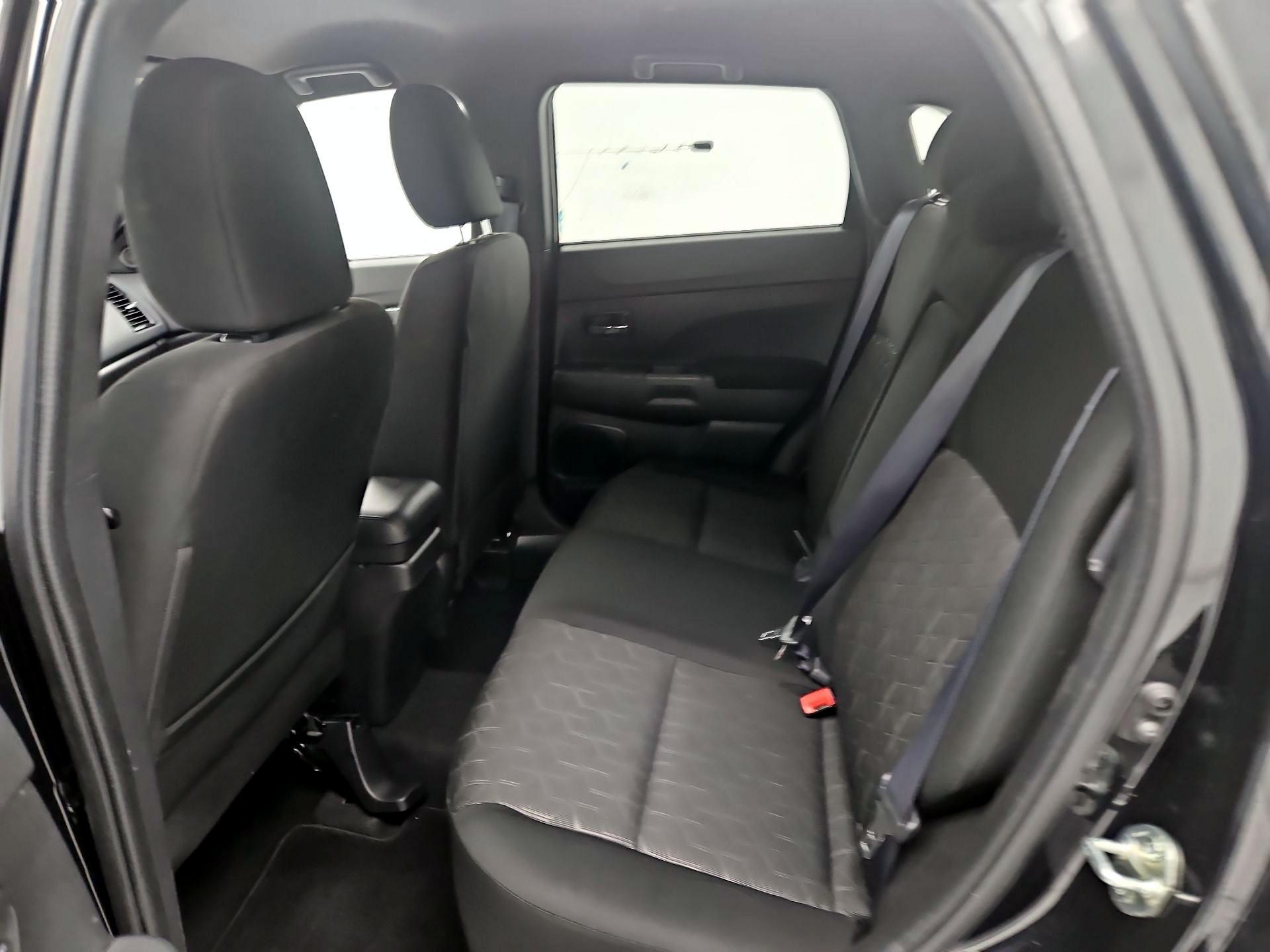 Thumbnail: 2021 Mitsubishi Outlander Sport - 19