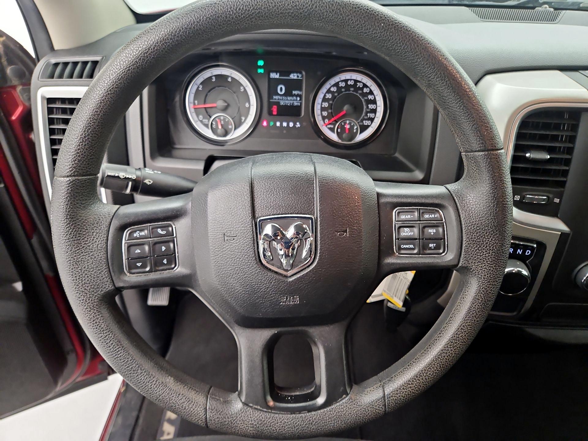 Thumbnail: 2019 RAM 1500 Classic - 10