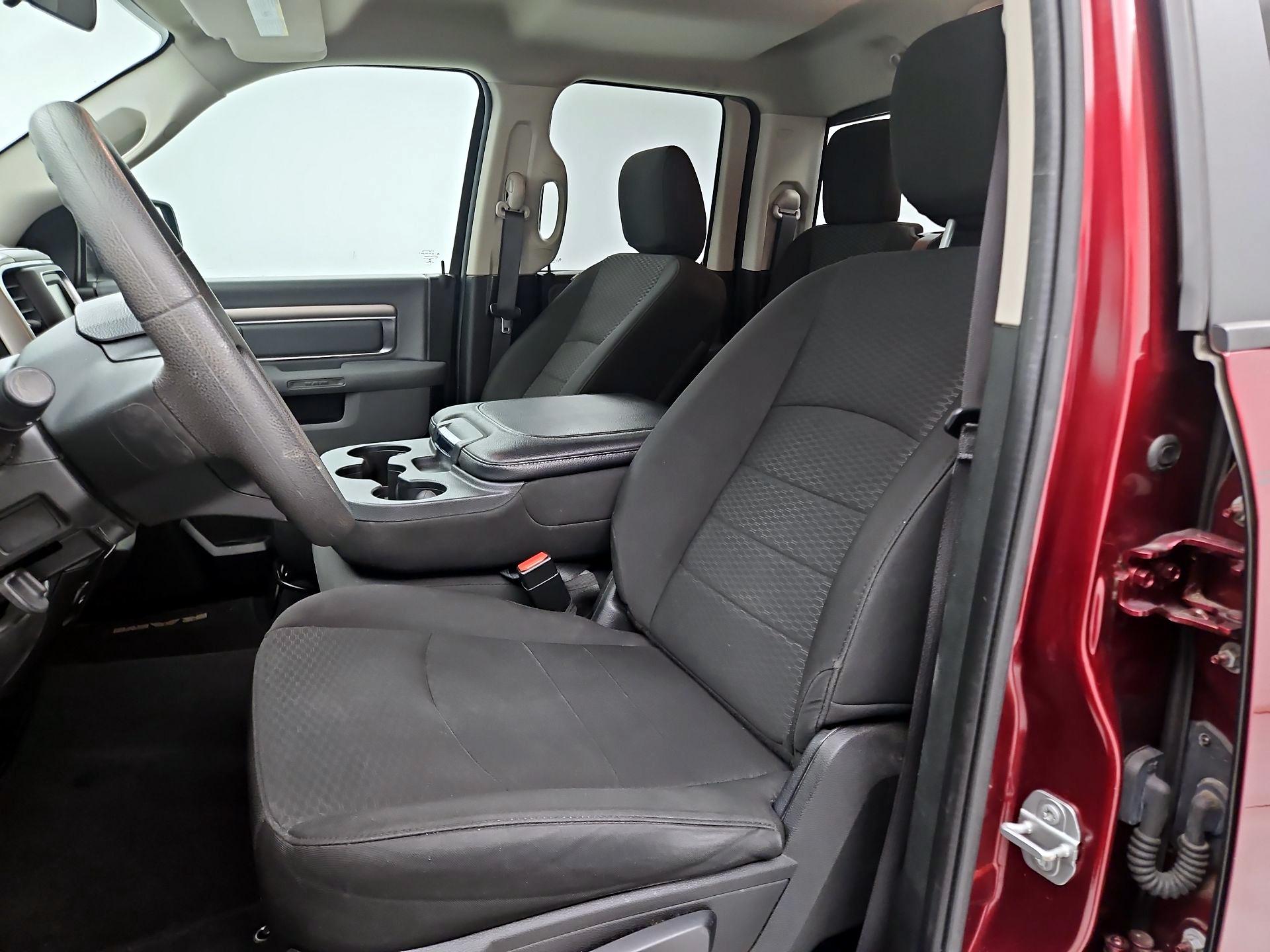 Thumbnail: 2019 RAM 1500 Classic - 11