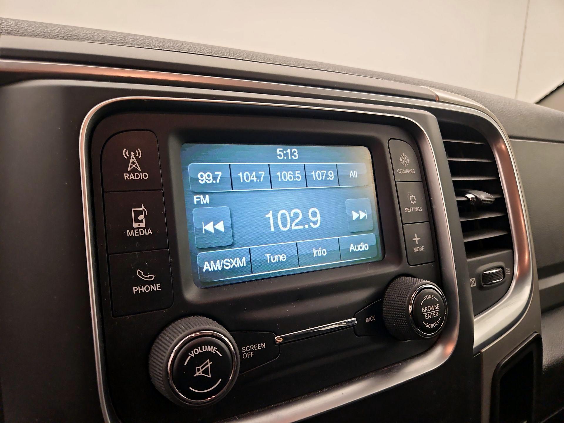 Thumbnail: 2019 RAM 1500 Classic - 15