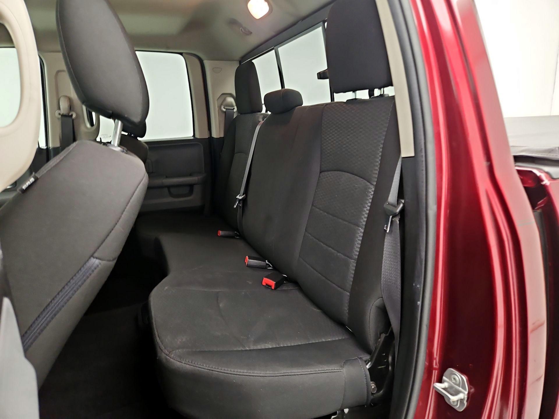 Thumbnail: 2019 RAM 1500 Classic - 18