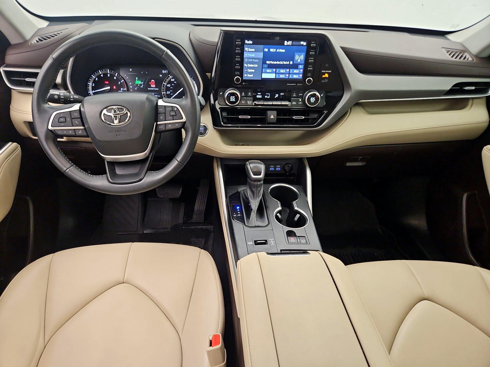 Thumbnail: 2022 Toyota Highlander - 9