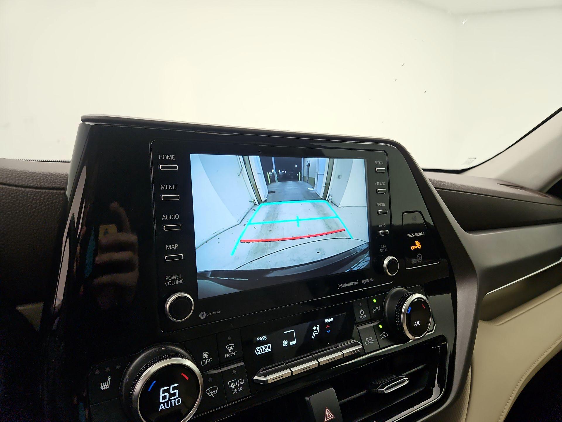 Thumbnail: 2022 Toyota Highlander - 14