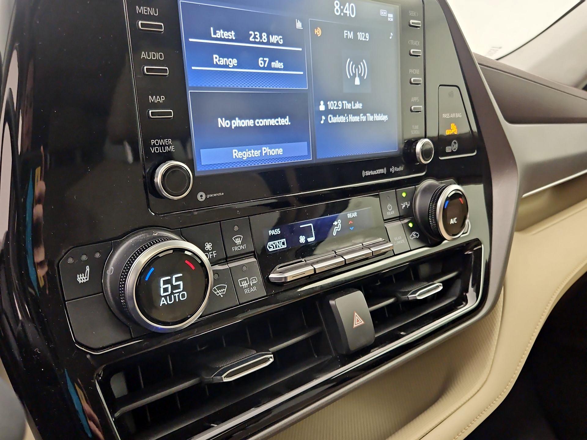 Thumbnail: 2022 Toyota Highlander - 16