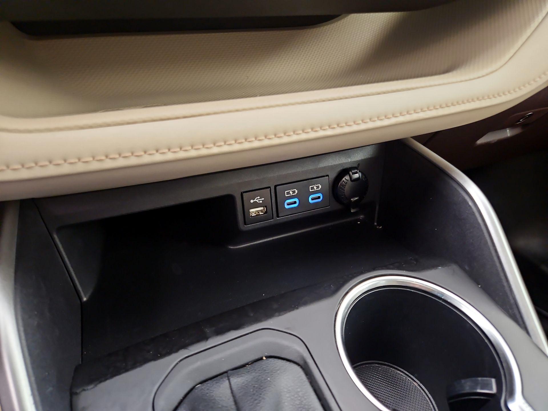 Thumbnail: 2022 Toyota Highlander - 18