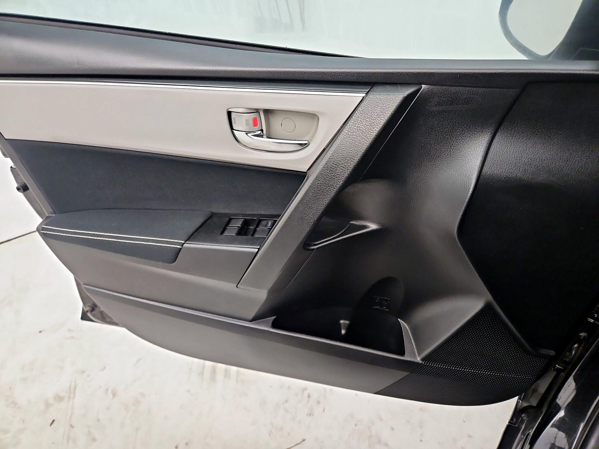 Thumbnail: 2018 Toyota Corolla - 12