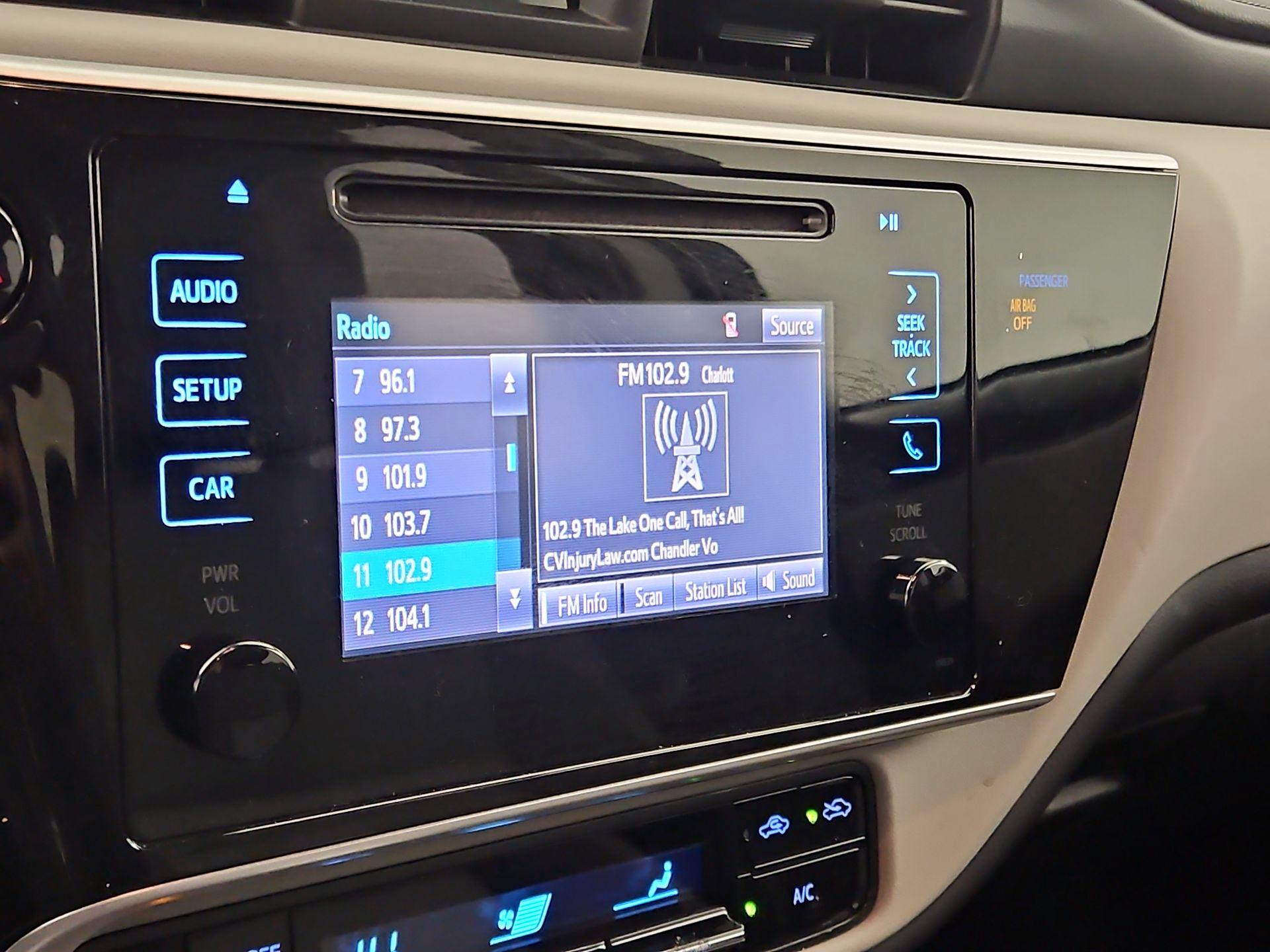 Thumbnail: 2018 Toyota Corolla - 15