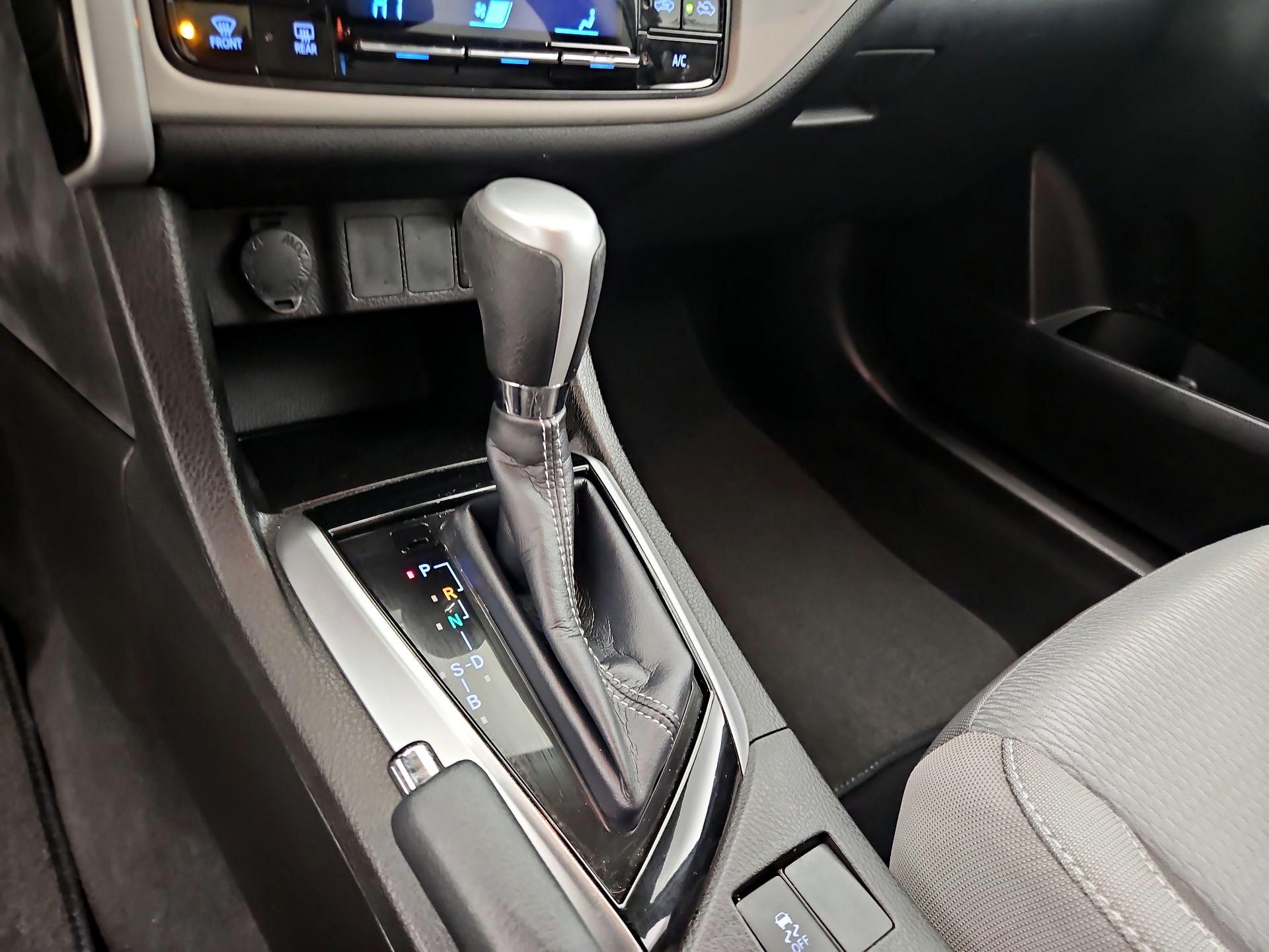 Thumbnail: 2018 Toyota Corolla - 17