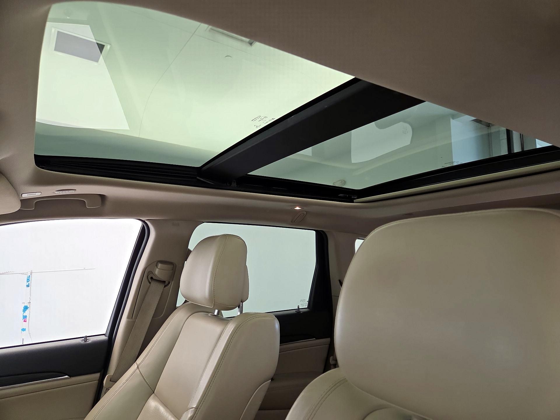 Thumbnail: 2020 Jeep Grand Cherokee - 19