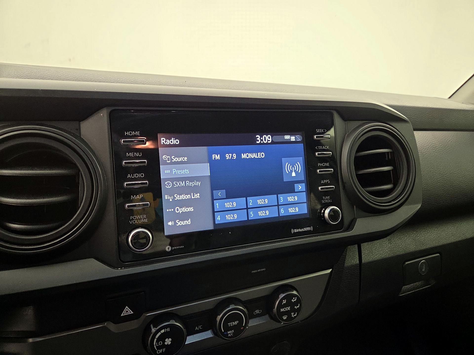 Thumbnail: 2022 Toyota Tacoma - 15