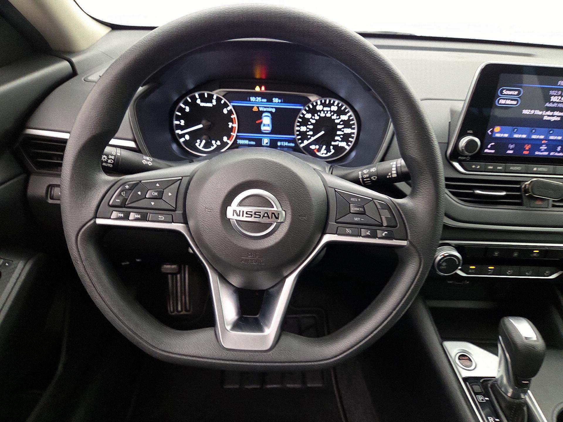 Thumbnail: 2019 Nissan Altima - 10